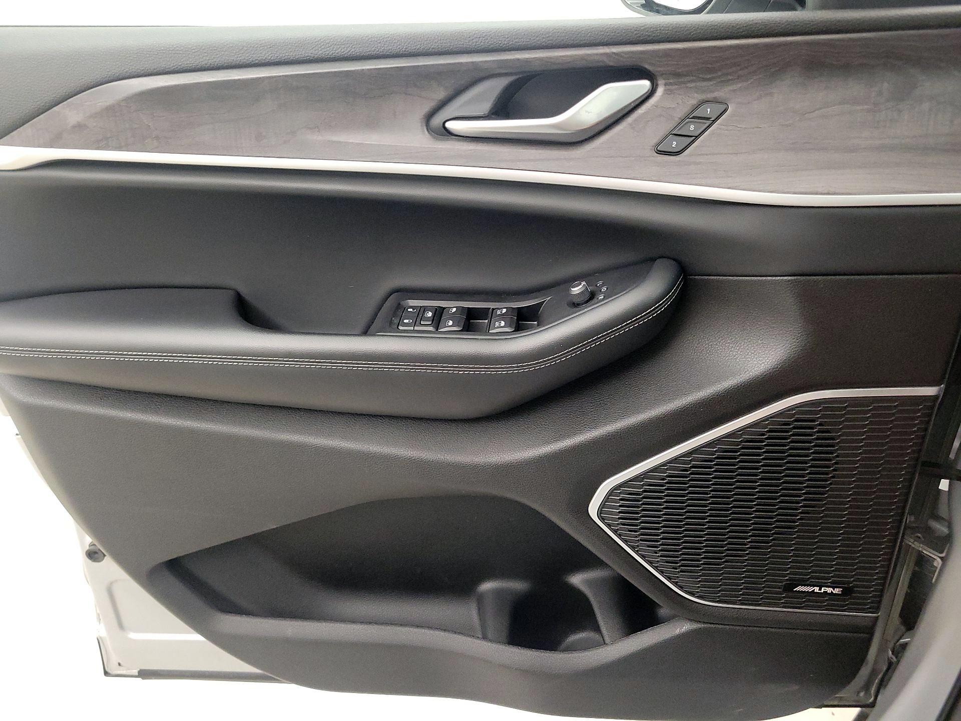 Thumbnail: 2022 Jeep Grand Cherokee - 12