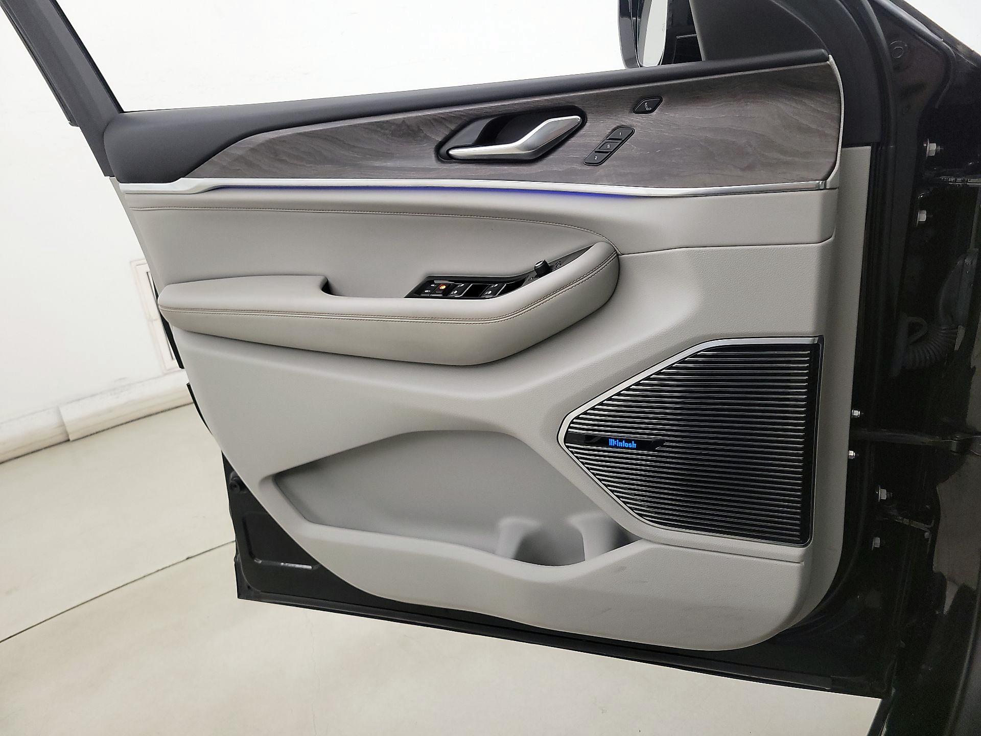 Thumbnail: 2022 Jeep Grand Cherokee - 12