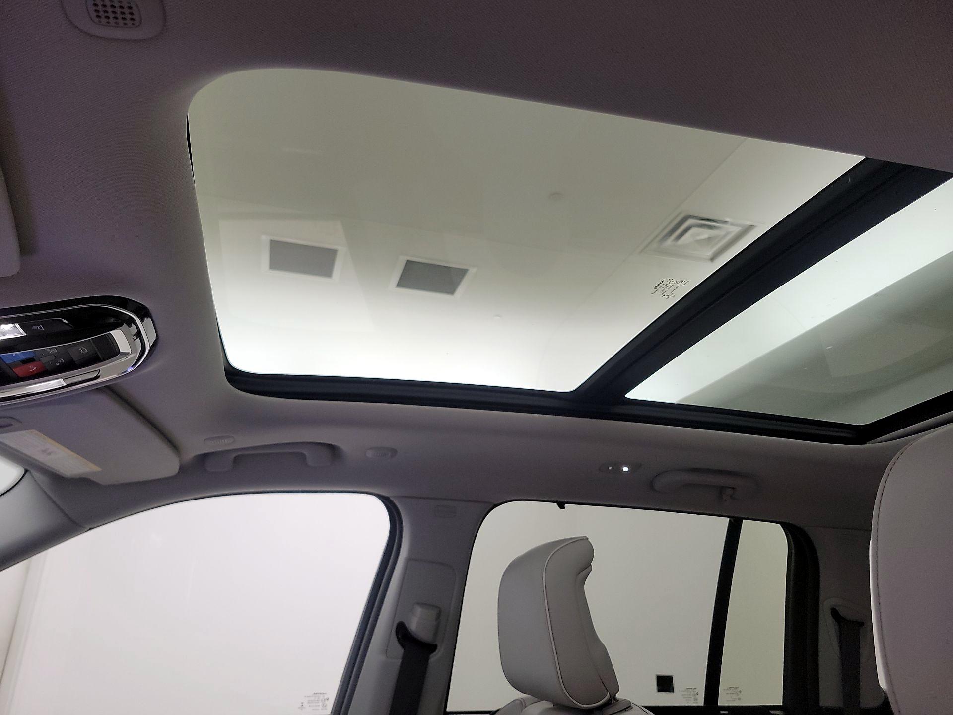 Thumbnail: 2022 Jeep Grand Cherokee - 20