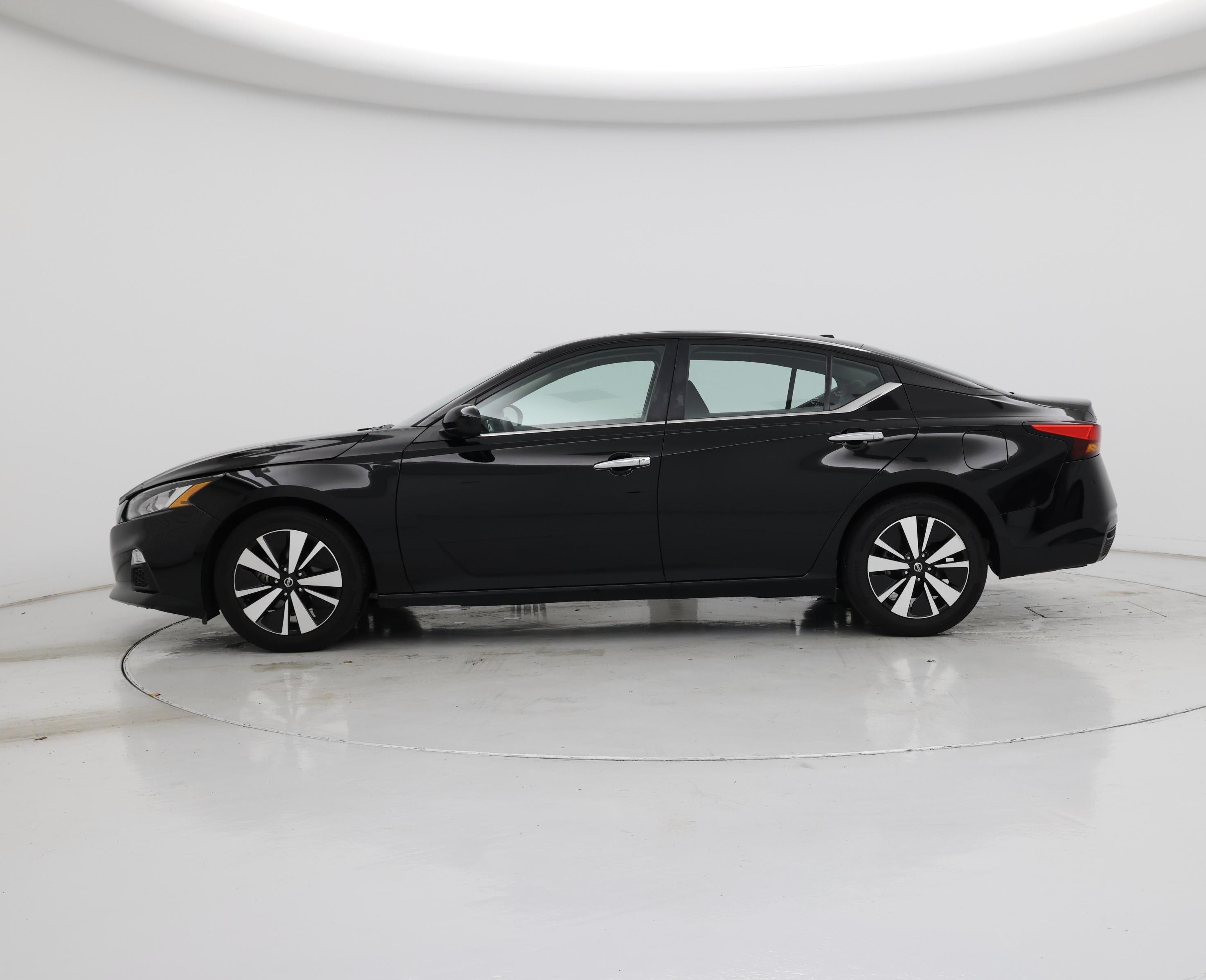 Thumbnail: 2022 Nissan Altima - 3