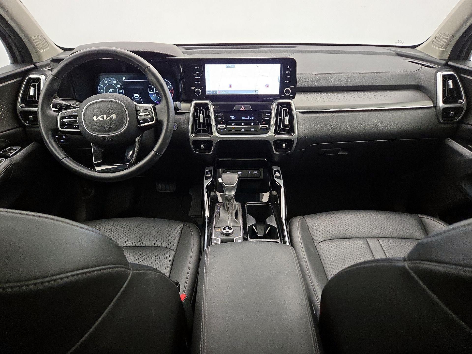 Thumbnail: 2023 Kia Sorento - 9