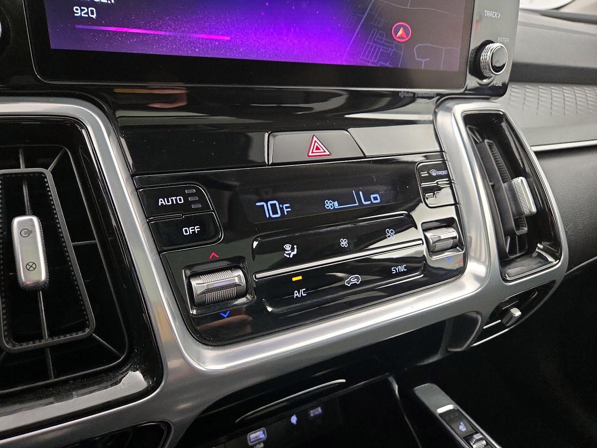 Thumbnail: 2023 Kia Sorento - 17