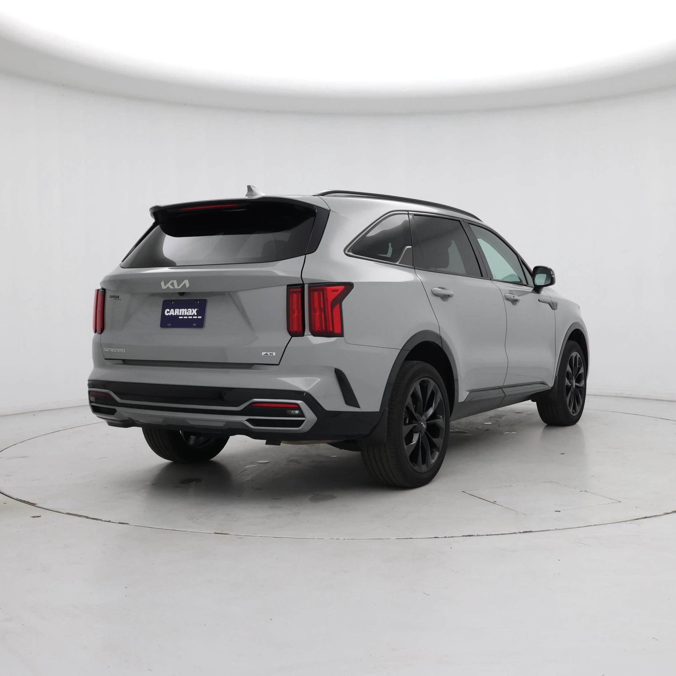 Thumbnail: 2023 Kia Sorento - 8