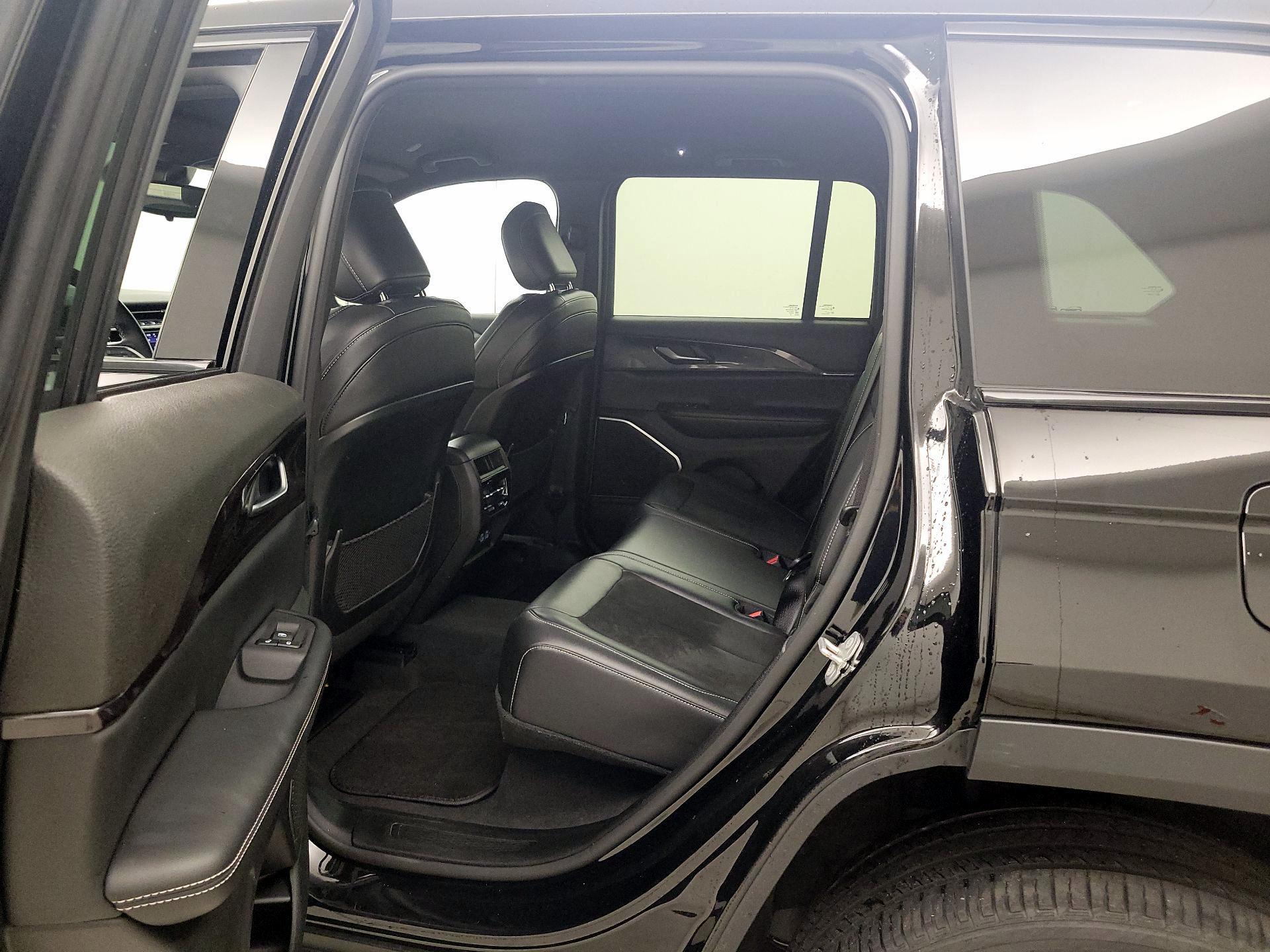Thumbnail: 2022 Jeep Grand Cherokee - 19