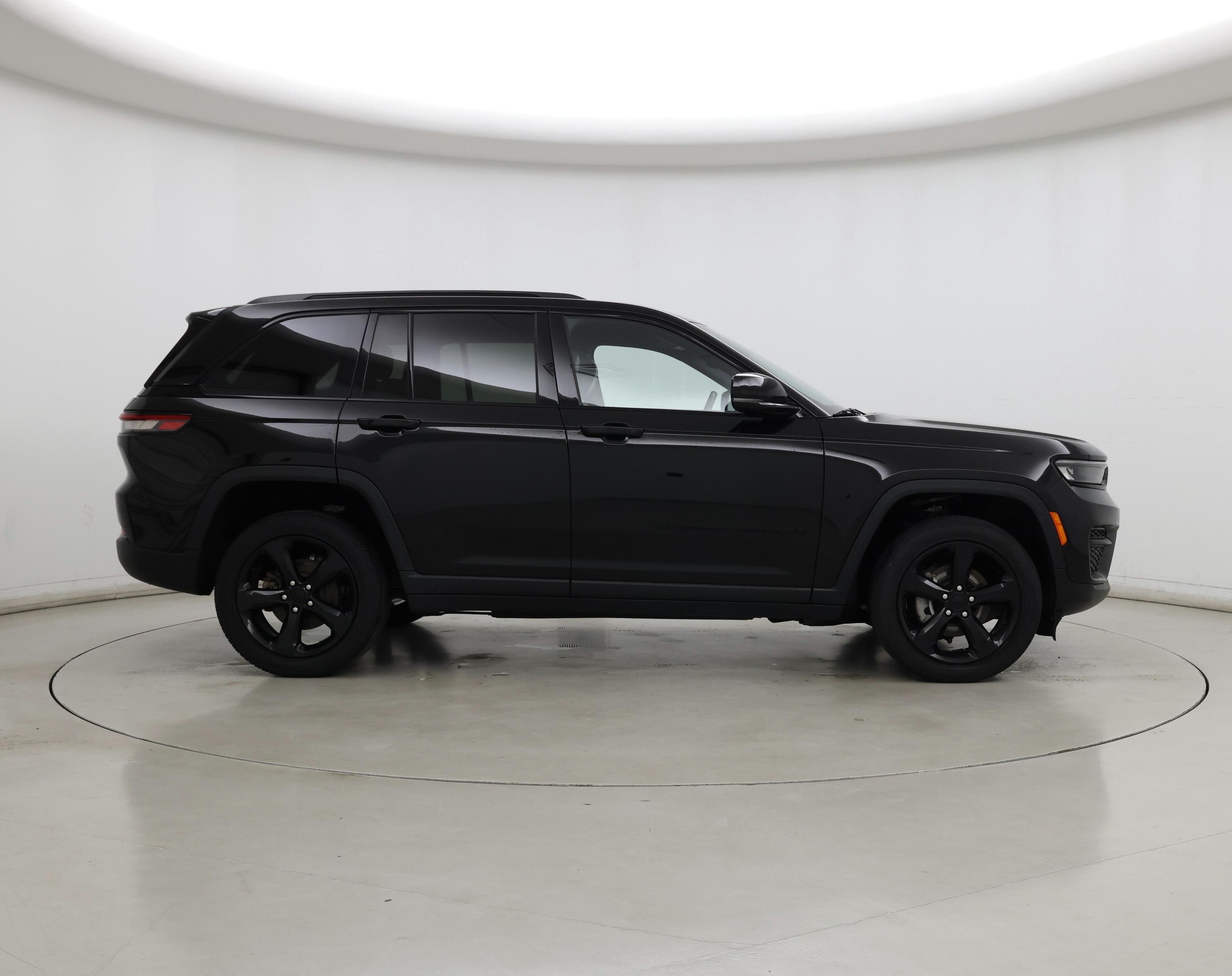 Thumbnail: 2022 Jeep Grand Cherokee - 7