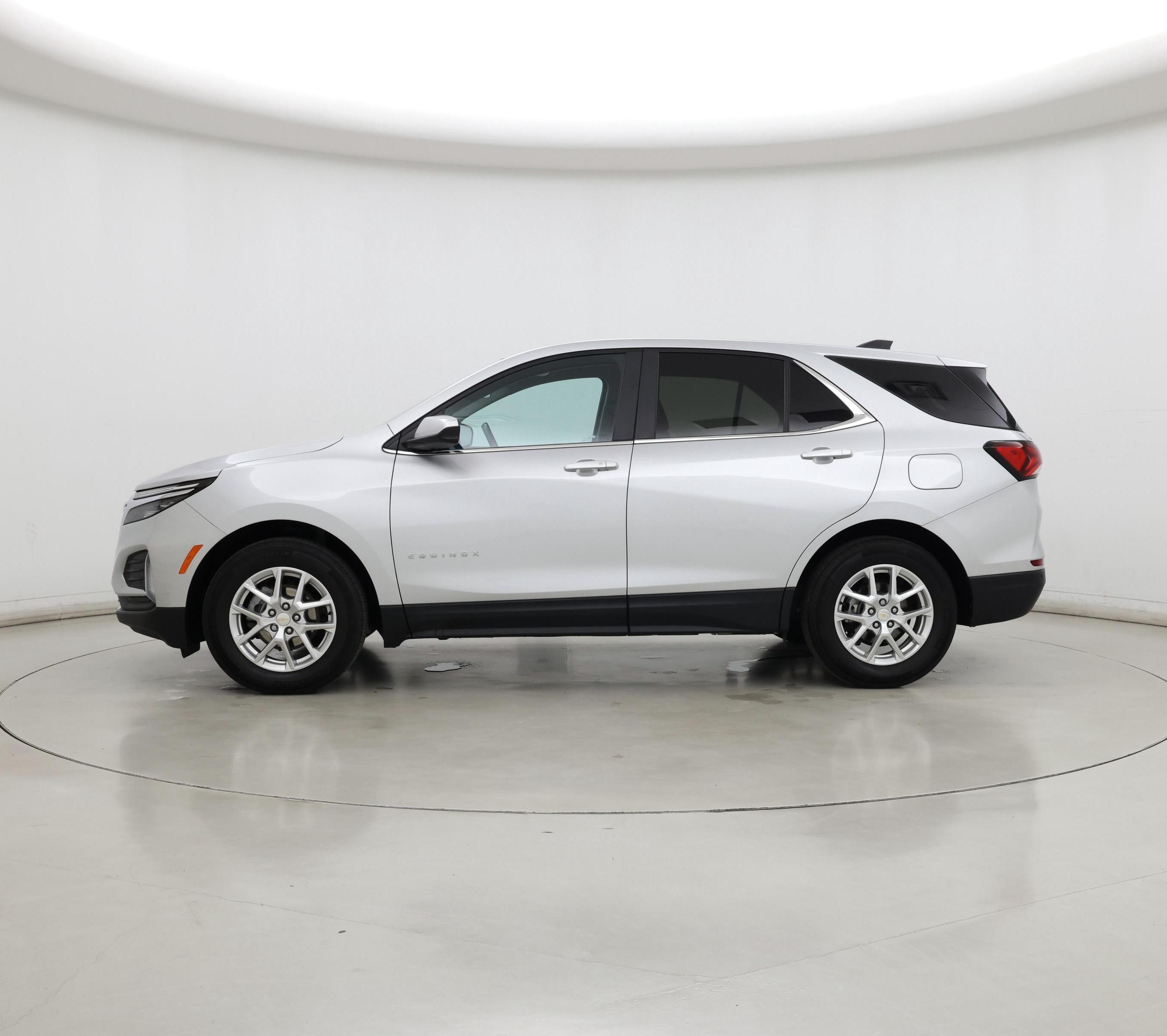 Thumbnail: 2022 Chevrolet Equinox - 3