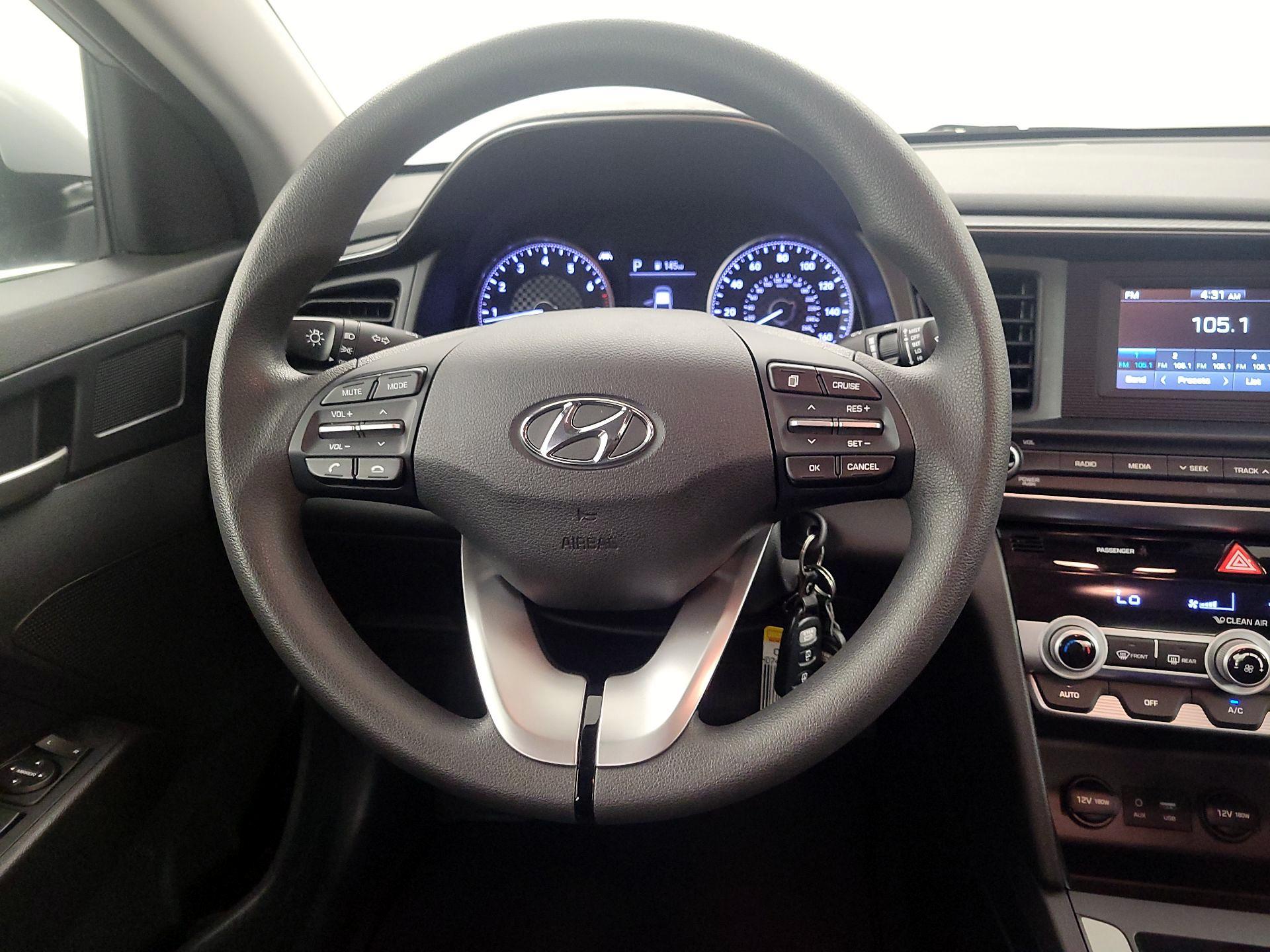 Thumbnail: 2020 Hyundai Elantra - 10