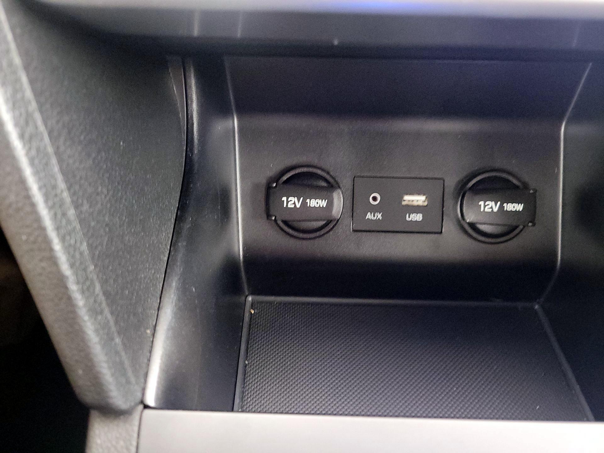 Thumbnail: 2020 Hyundai Elantra - 18