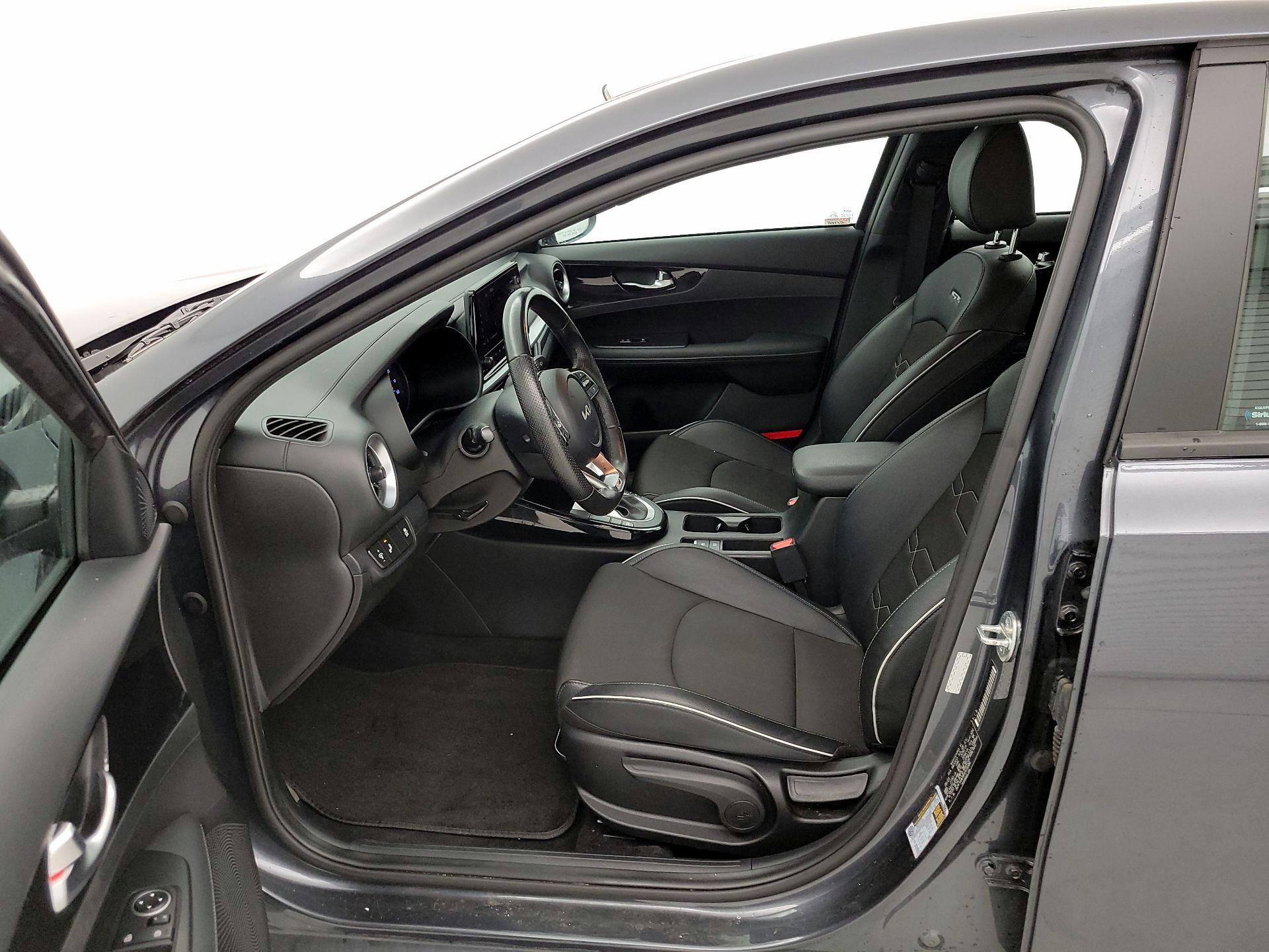 Thumbnail: 2023 Kia Forte - 11