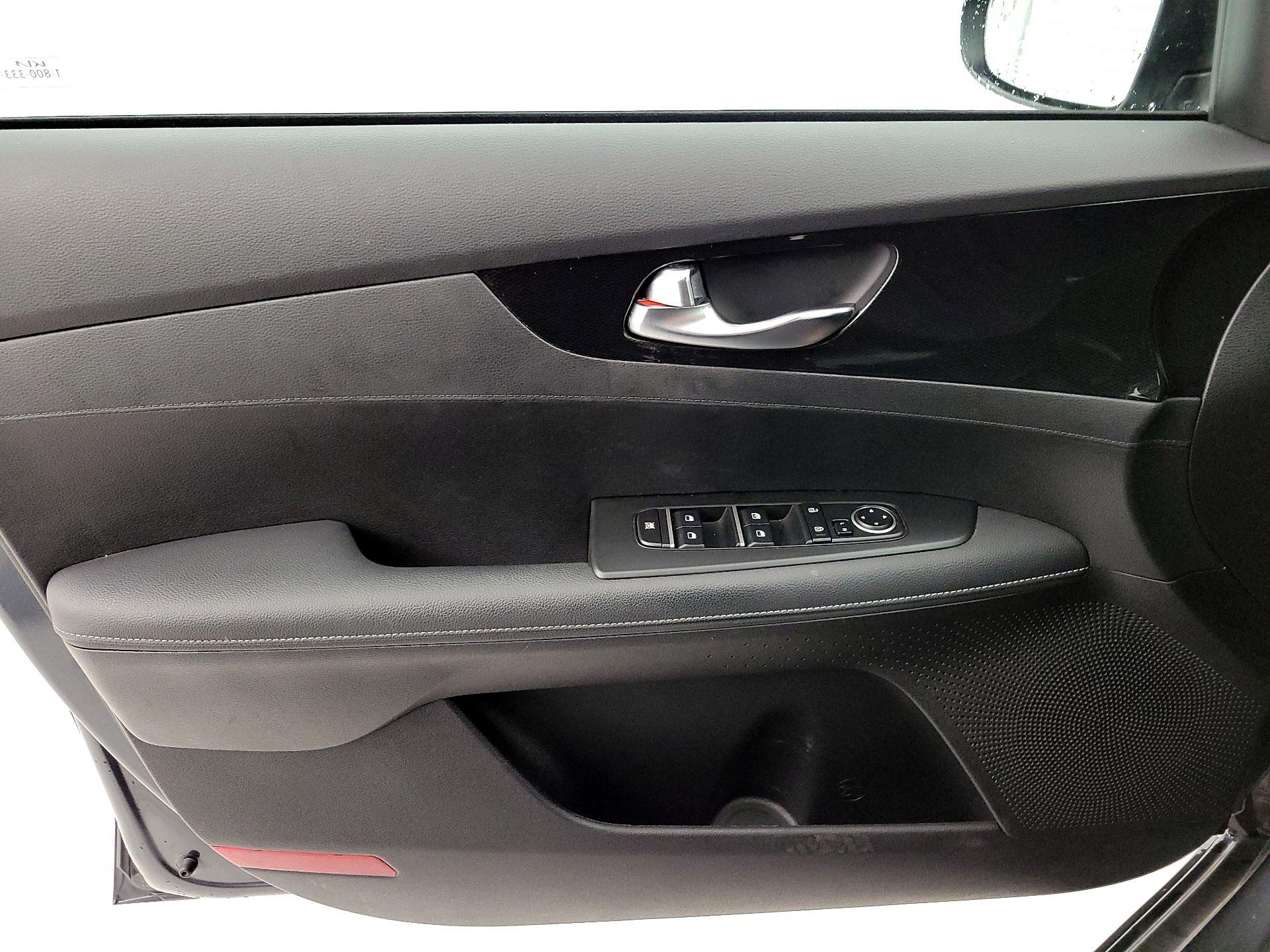 Thumbnail: 2023 Kia Forte - 12