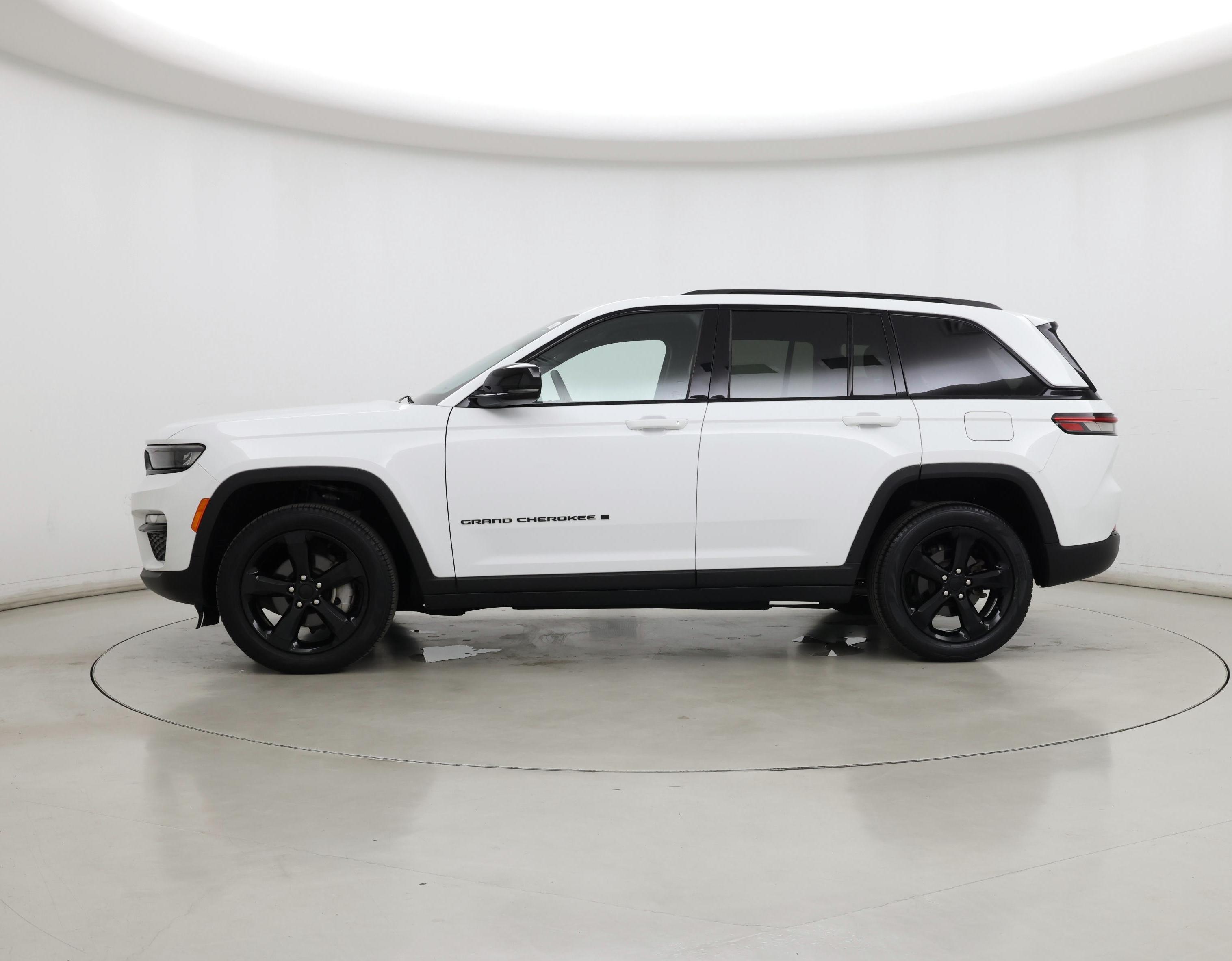 Thumbnail: 2023 Jeep Grand Cherokee - 3