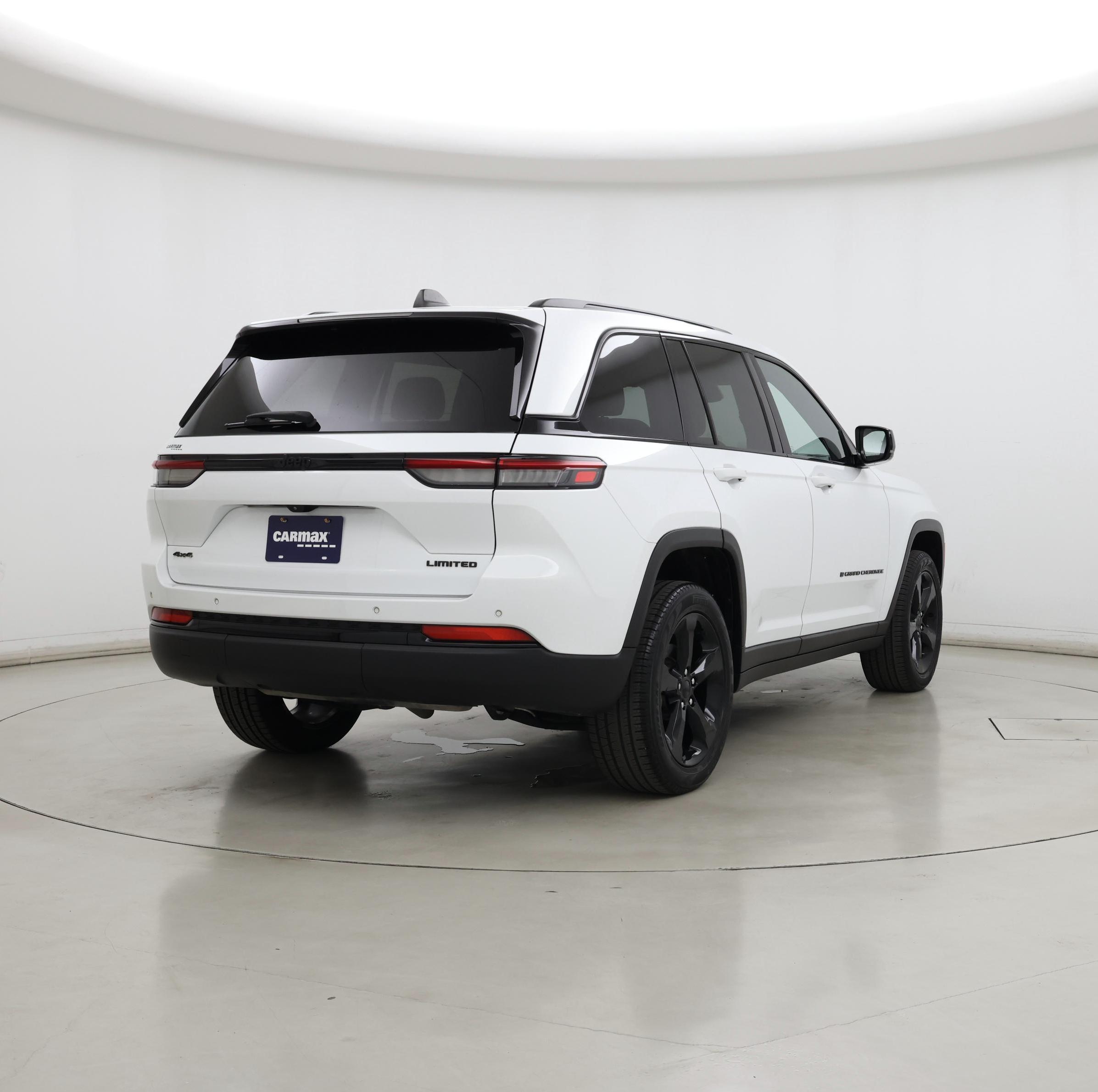 Thumbnail: 2023 Jeep Grand Cherokee - 8