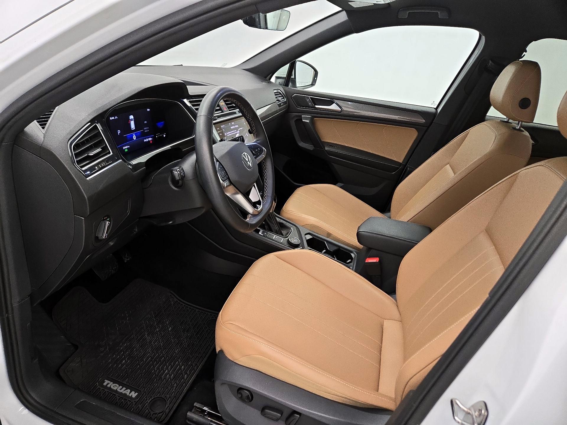 Thumbnail: 2022 Volkswagen Tiguan - 11