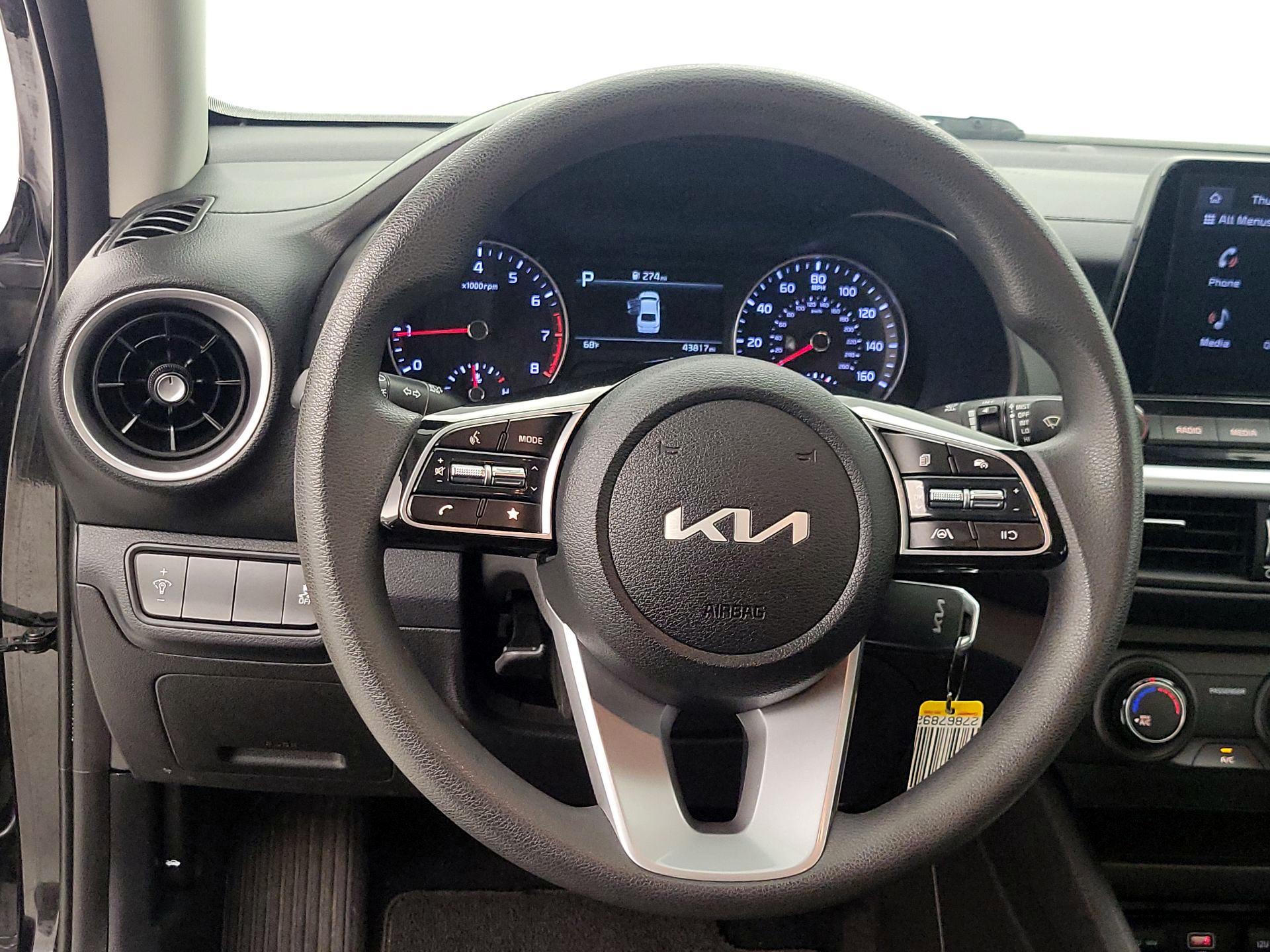 Thumbnail: 2022 Kia Forte - 10