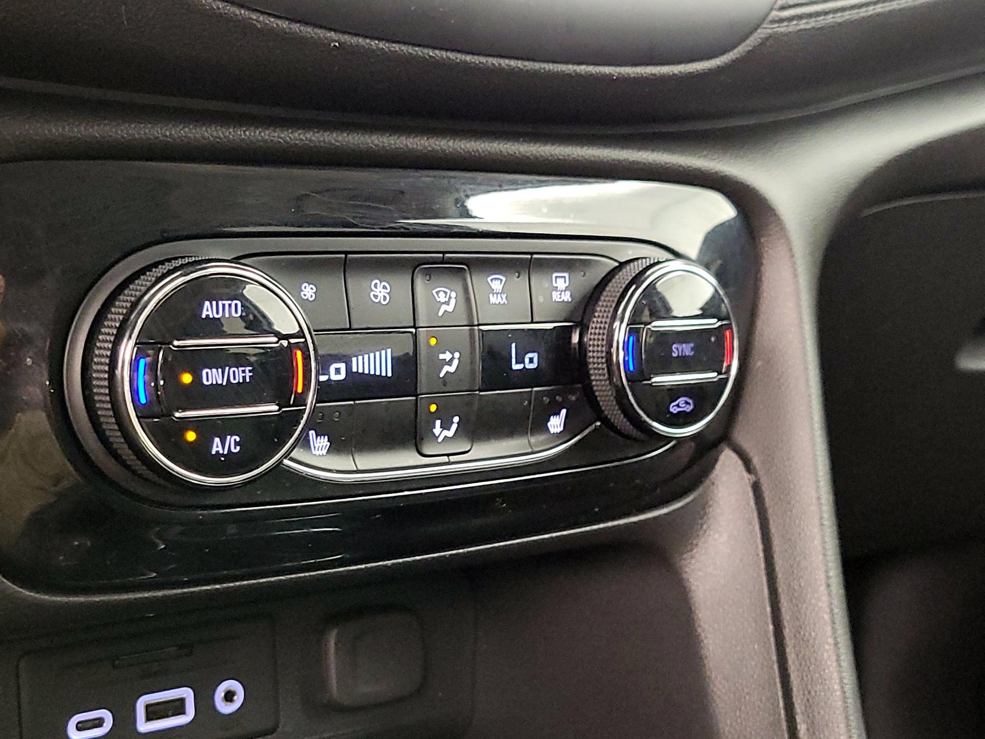 Thumbnail: 2020 Buick Encore GX - 17