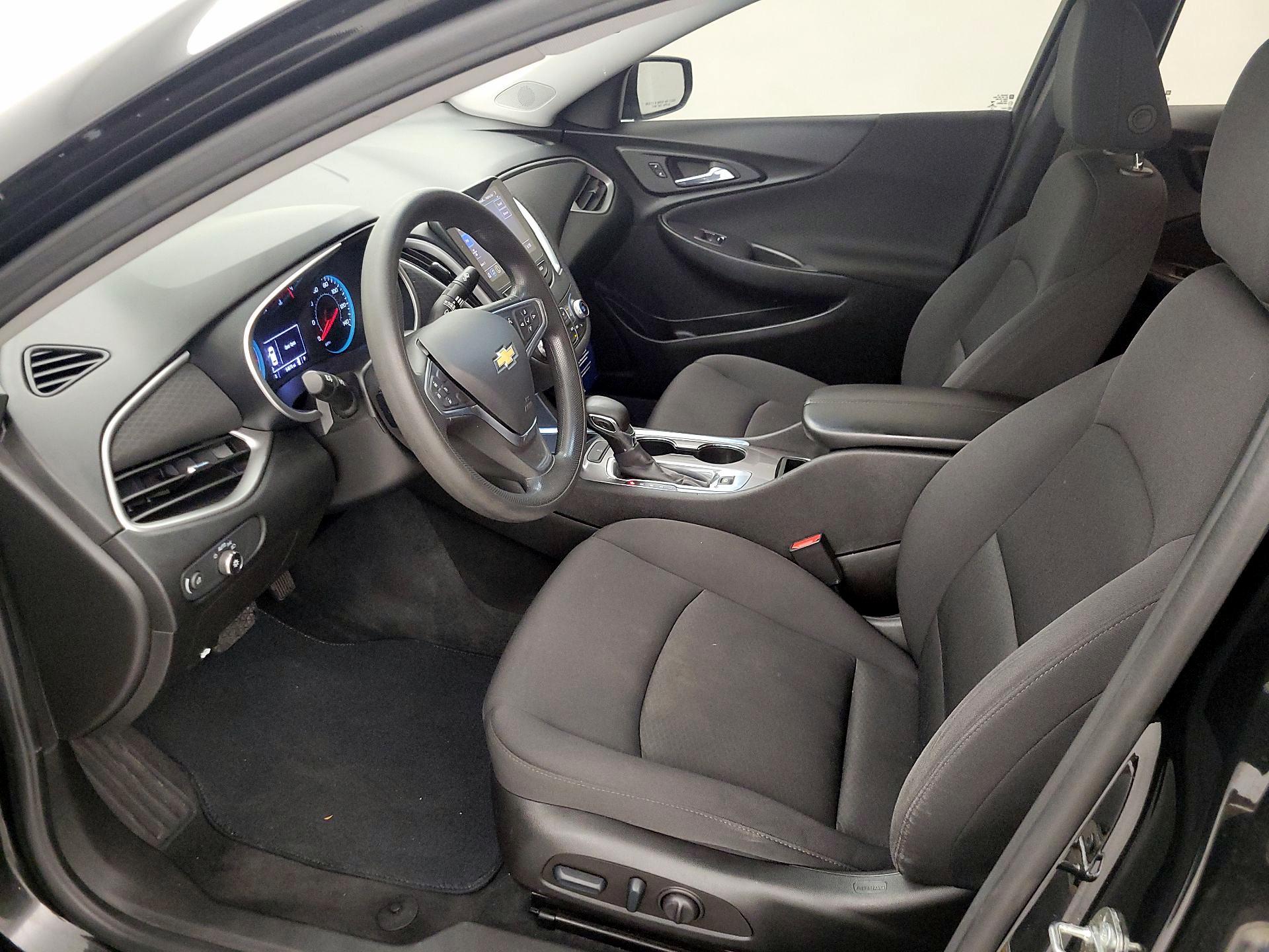 Thumbnail: 2022 Chevrolet Malibu - 11