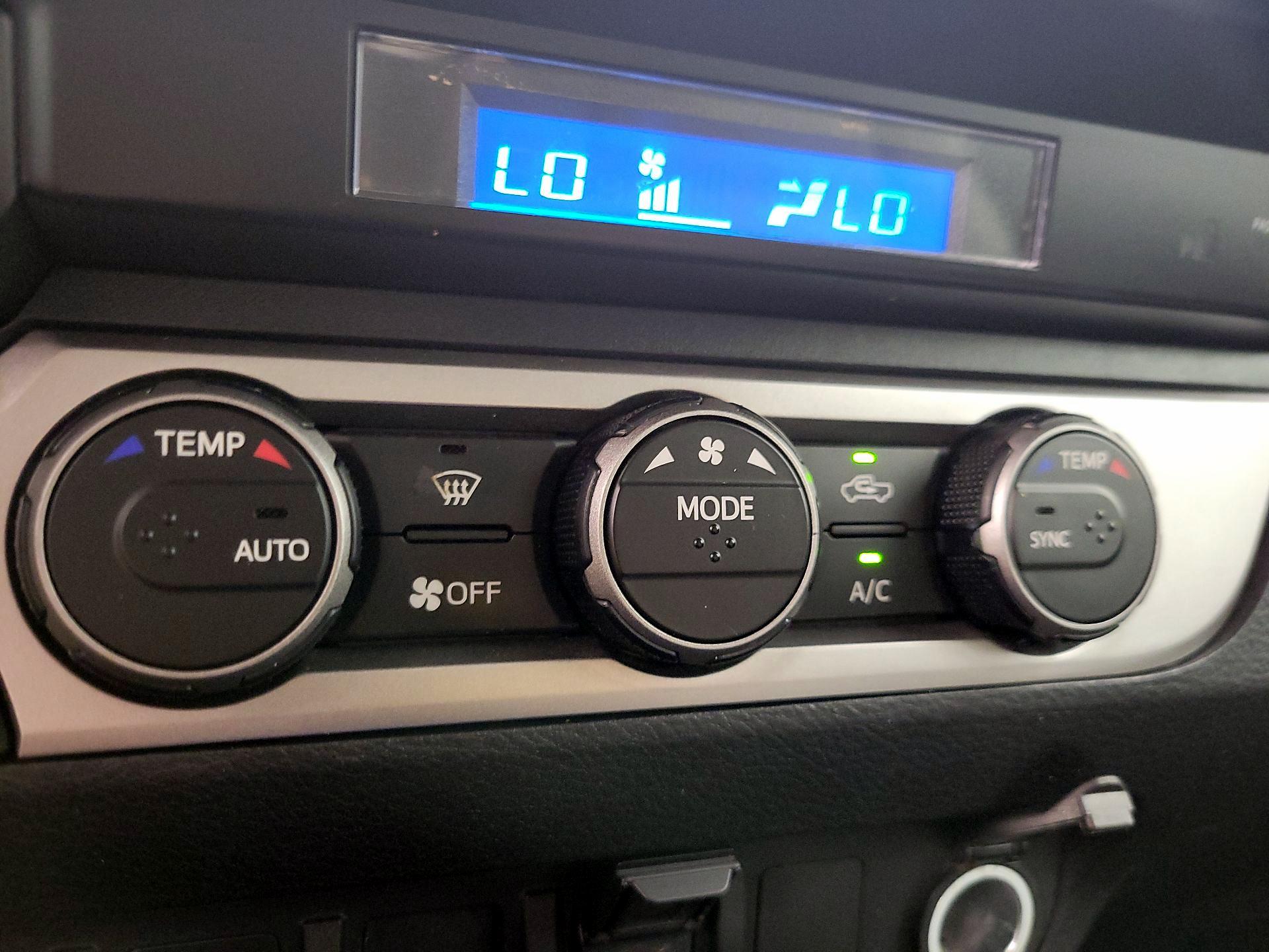 Thumbnail: 2022 Toyota Tacoma - 16