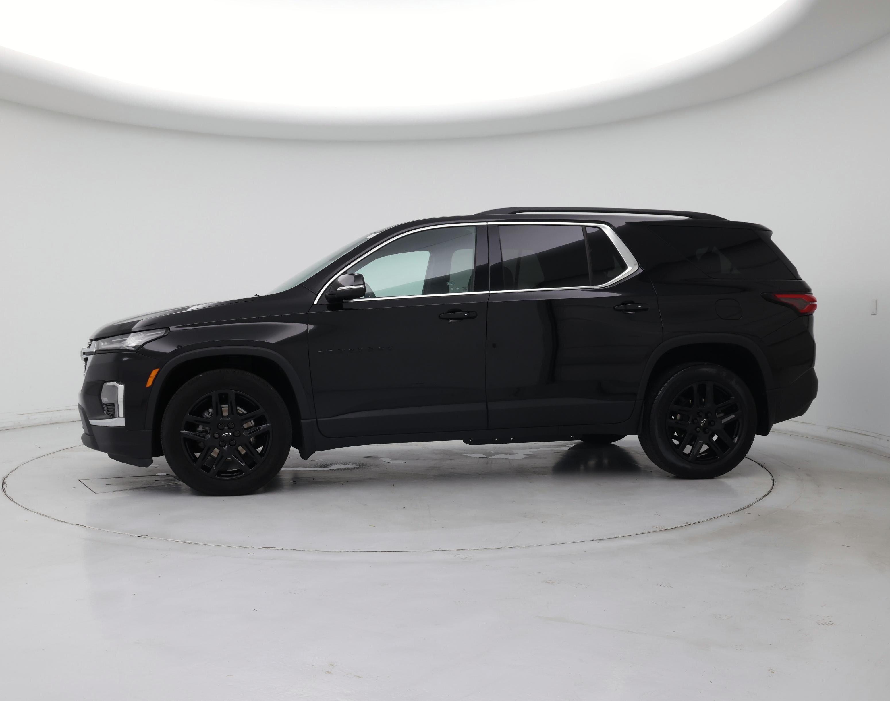 Thumbnail: 2023 Chevrolet Traverse - 3