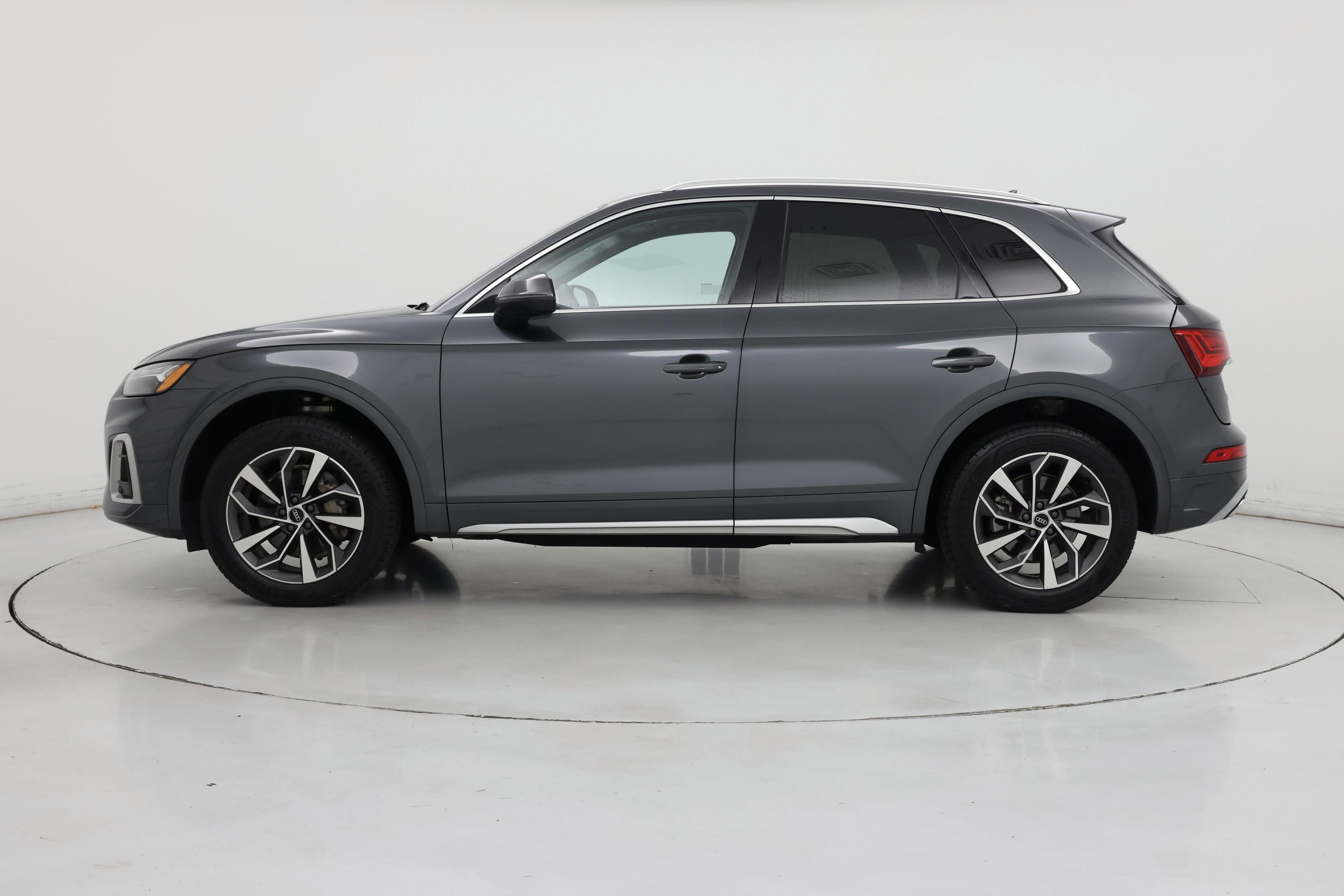 Thumbnail: 2023 Audi Q5 - 3