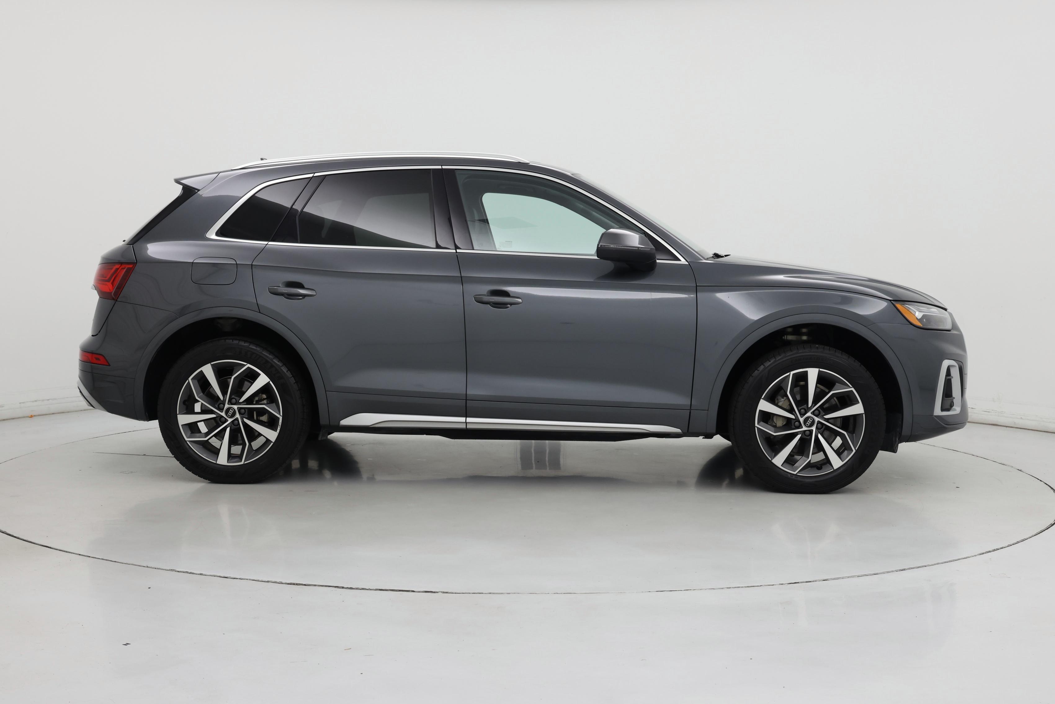 Thumbnail: 2023 Audi Q5 - 7