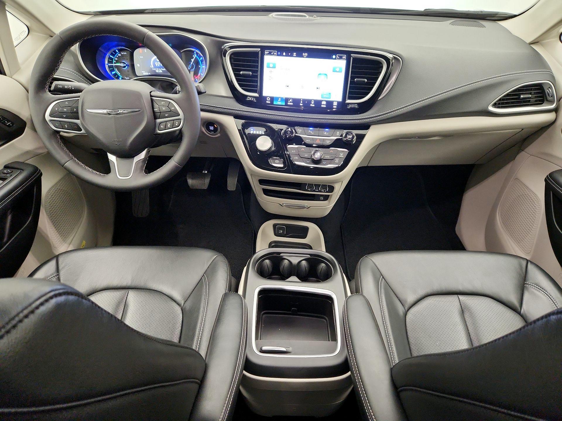 Thumbnail: 2022 Chrysler Pacifica - 9