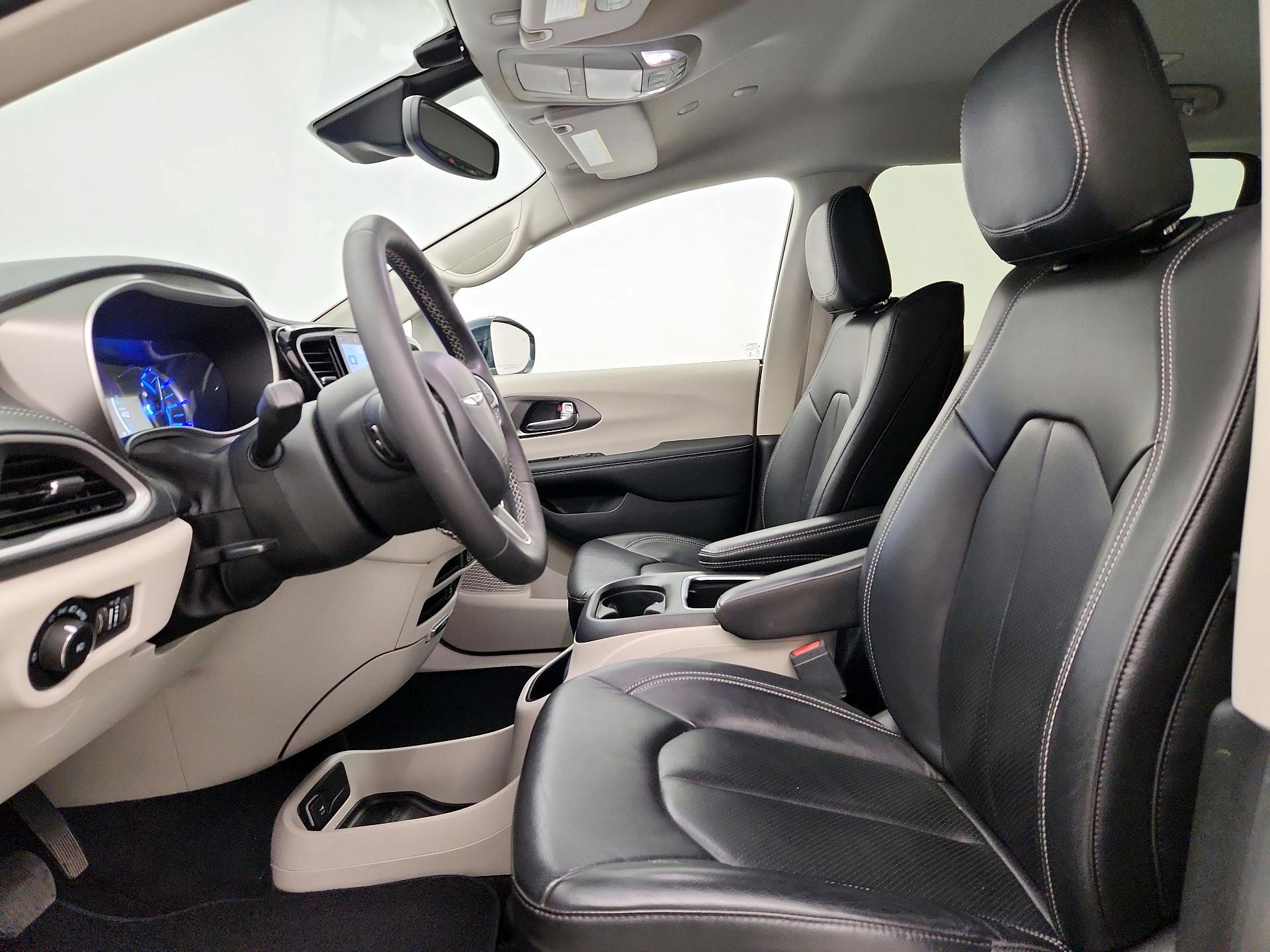 Thumbnail: 2022 Chrysler Pacifica - 11