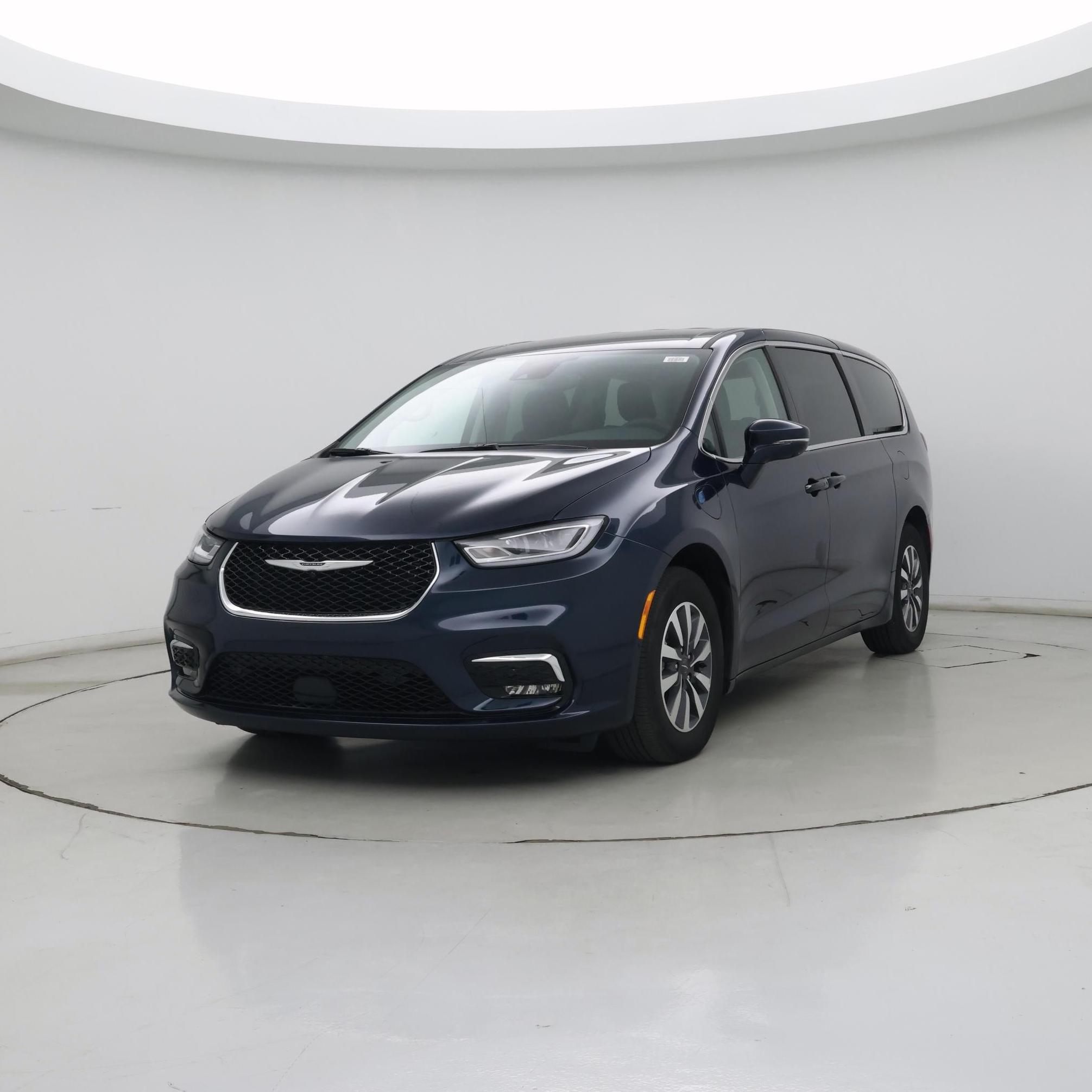 Thumbnail: 2022 Chrysler Pacifica - 4