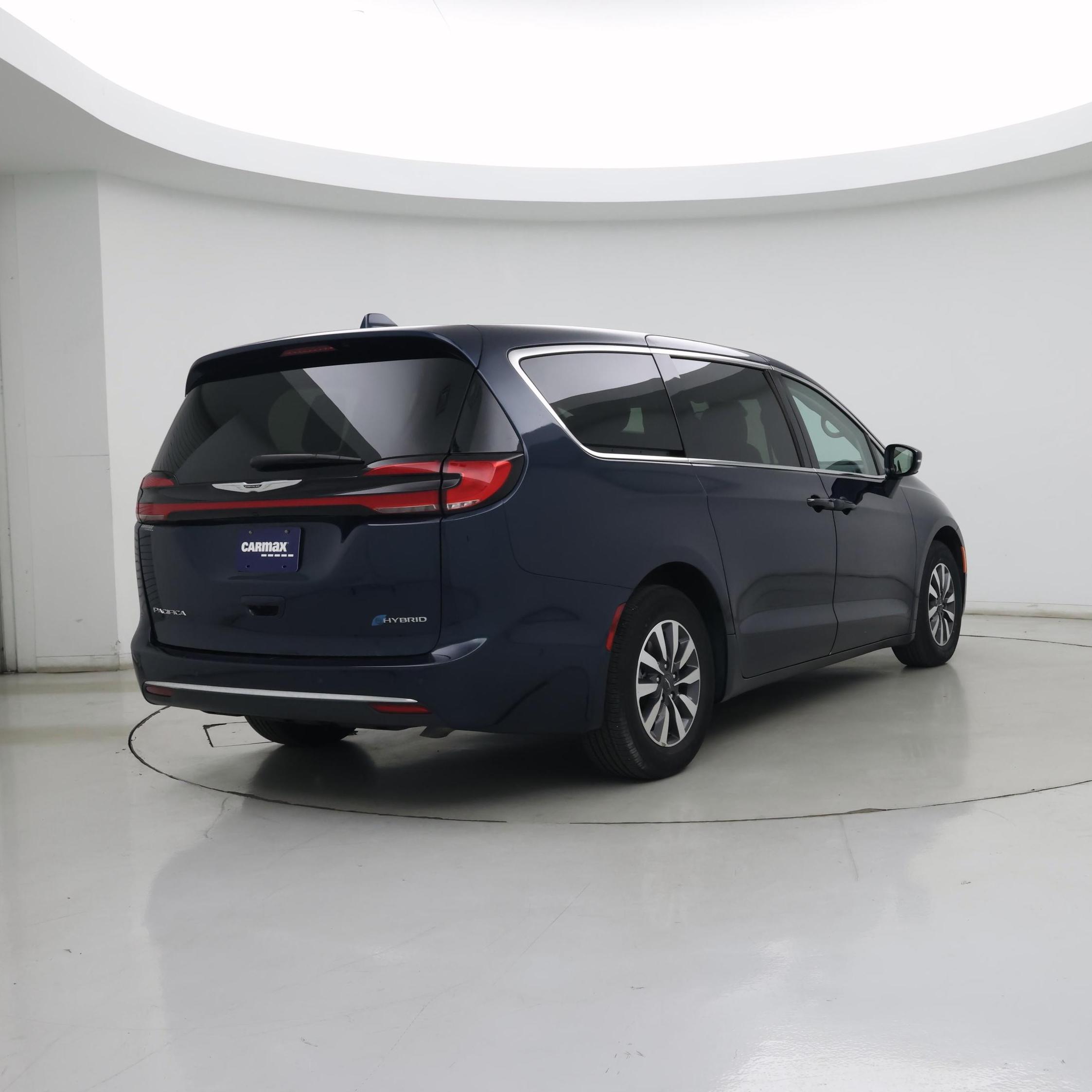 Thumbnail: 2022 Chrysler Pacifica - 8