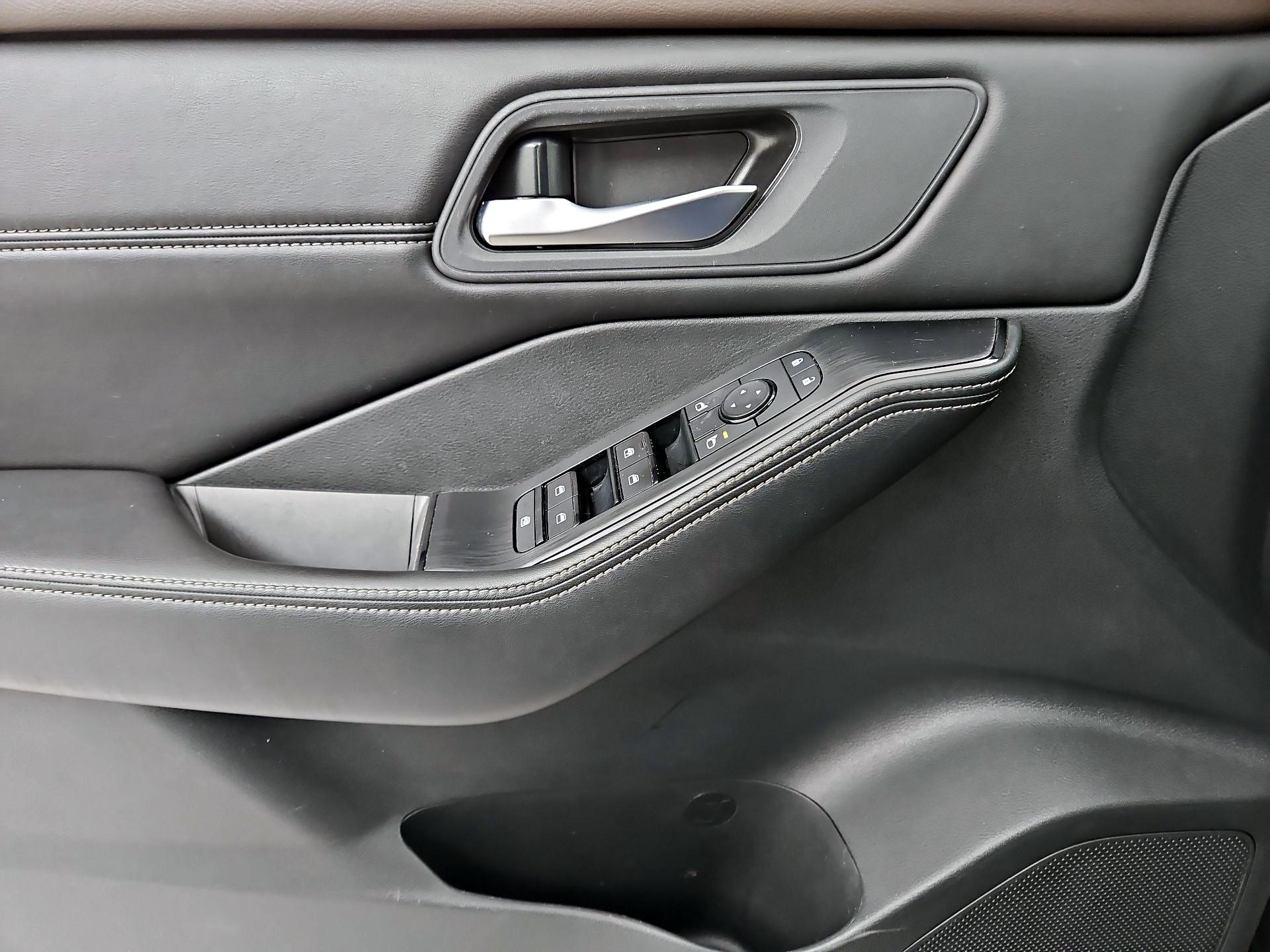 Thumbnail: 2023 Nissan Rogue - 12