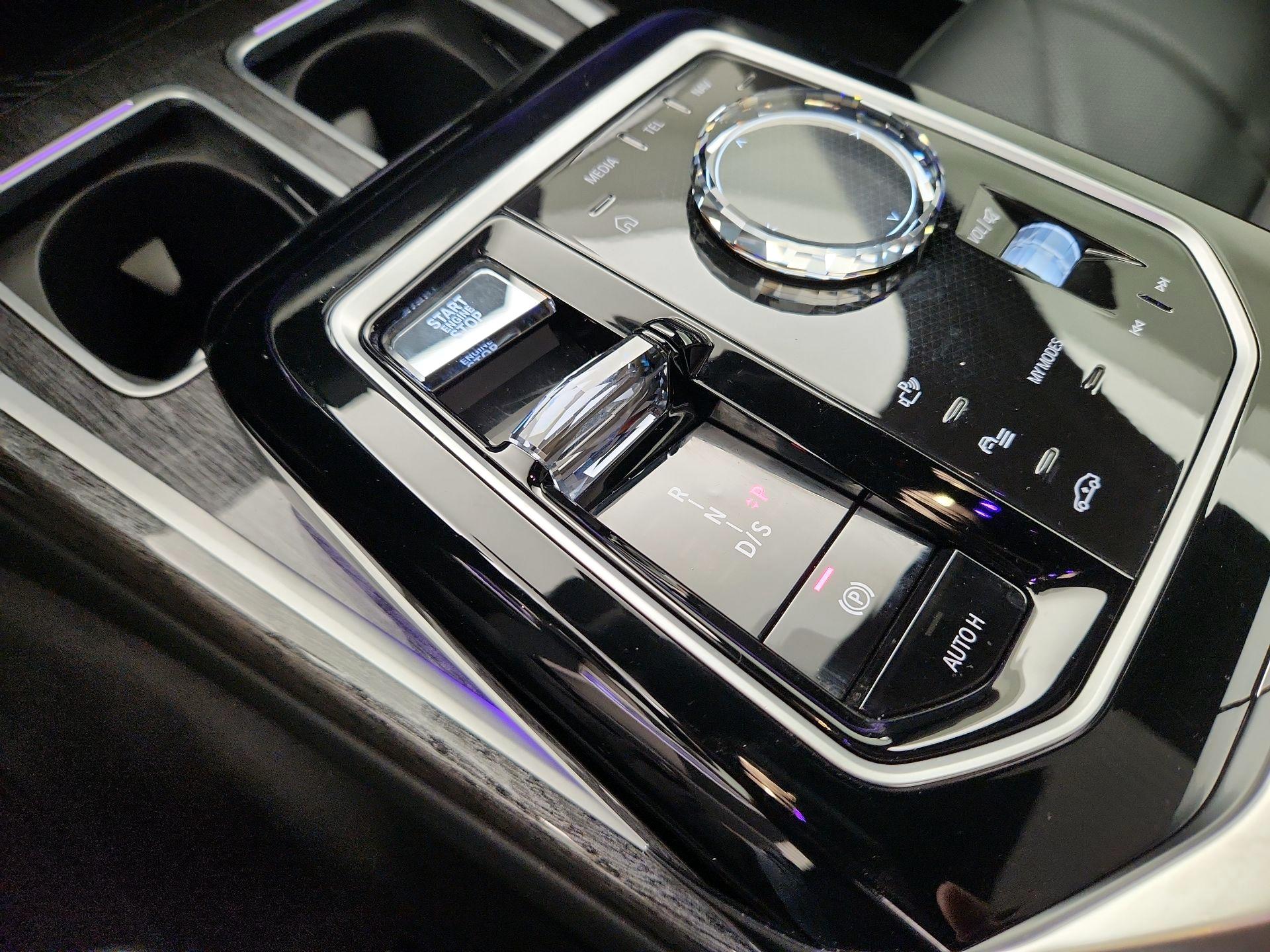 Thumbnail: 2023 BMW 7 Series - 18