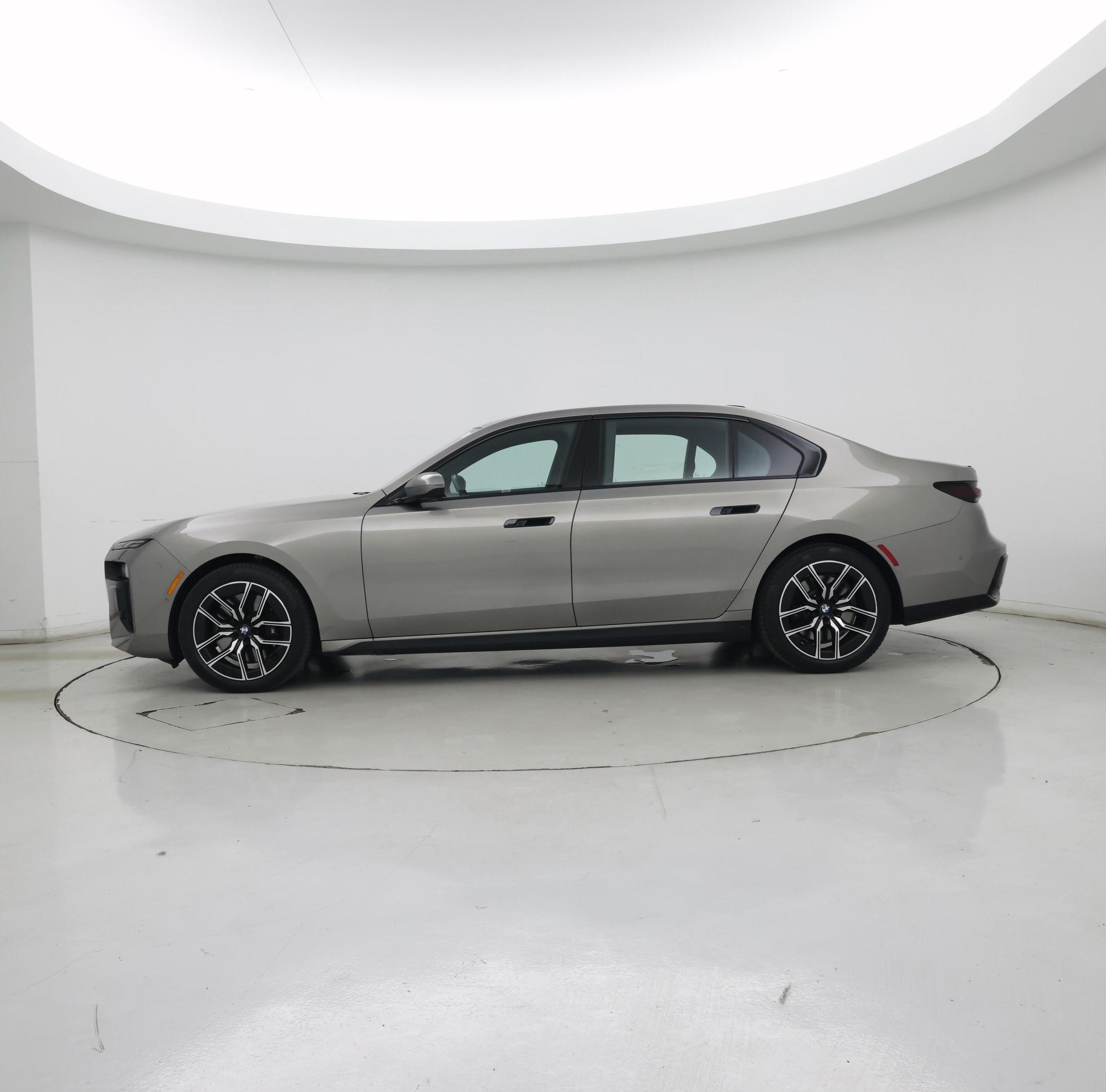 Thumbnail: 2023 BMW 7 Series - 3