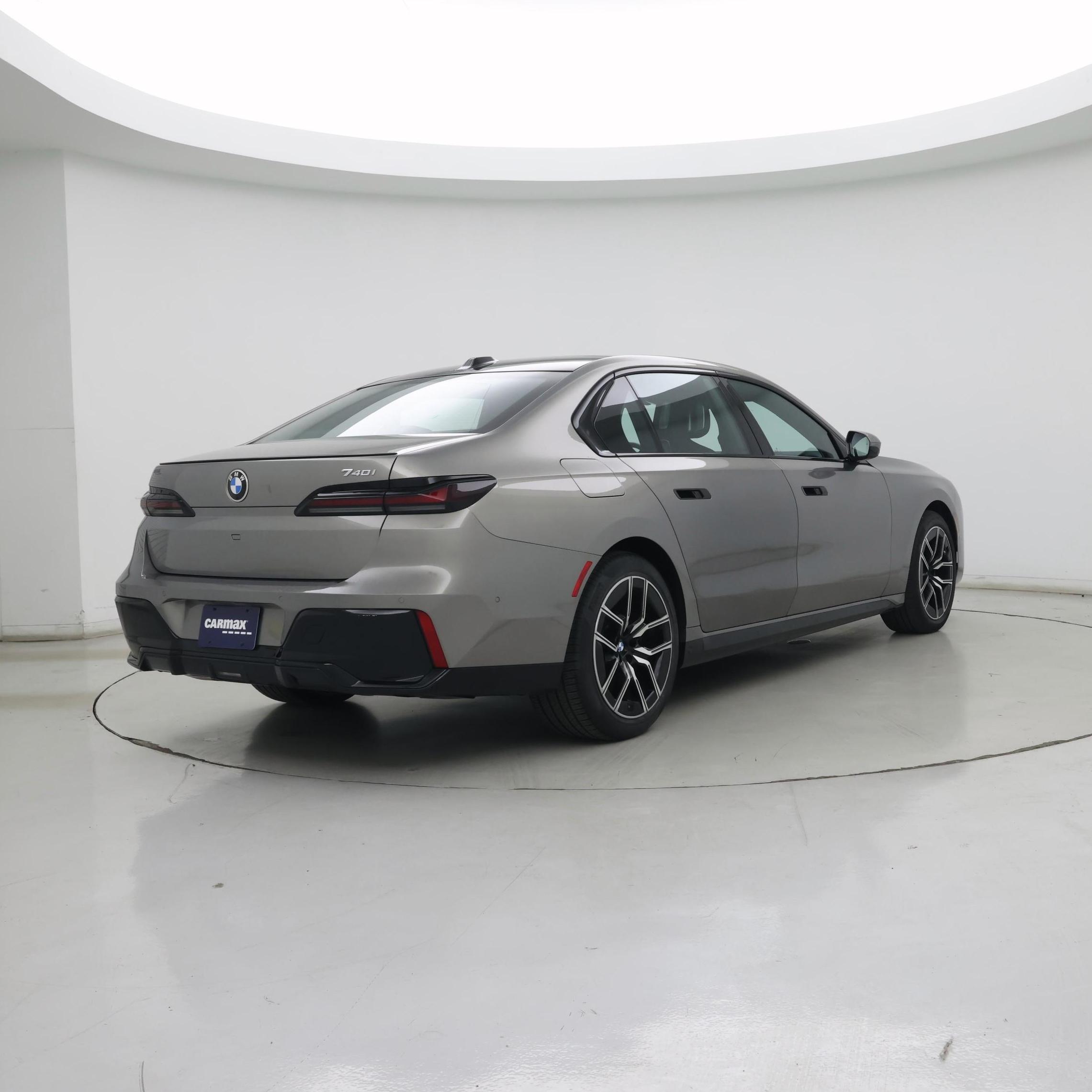 Thumbnail: 2023 BMW 7 Series - 8