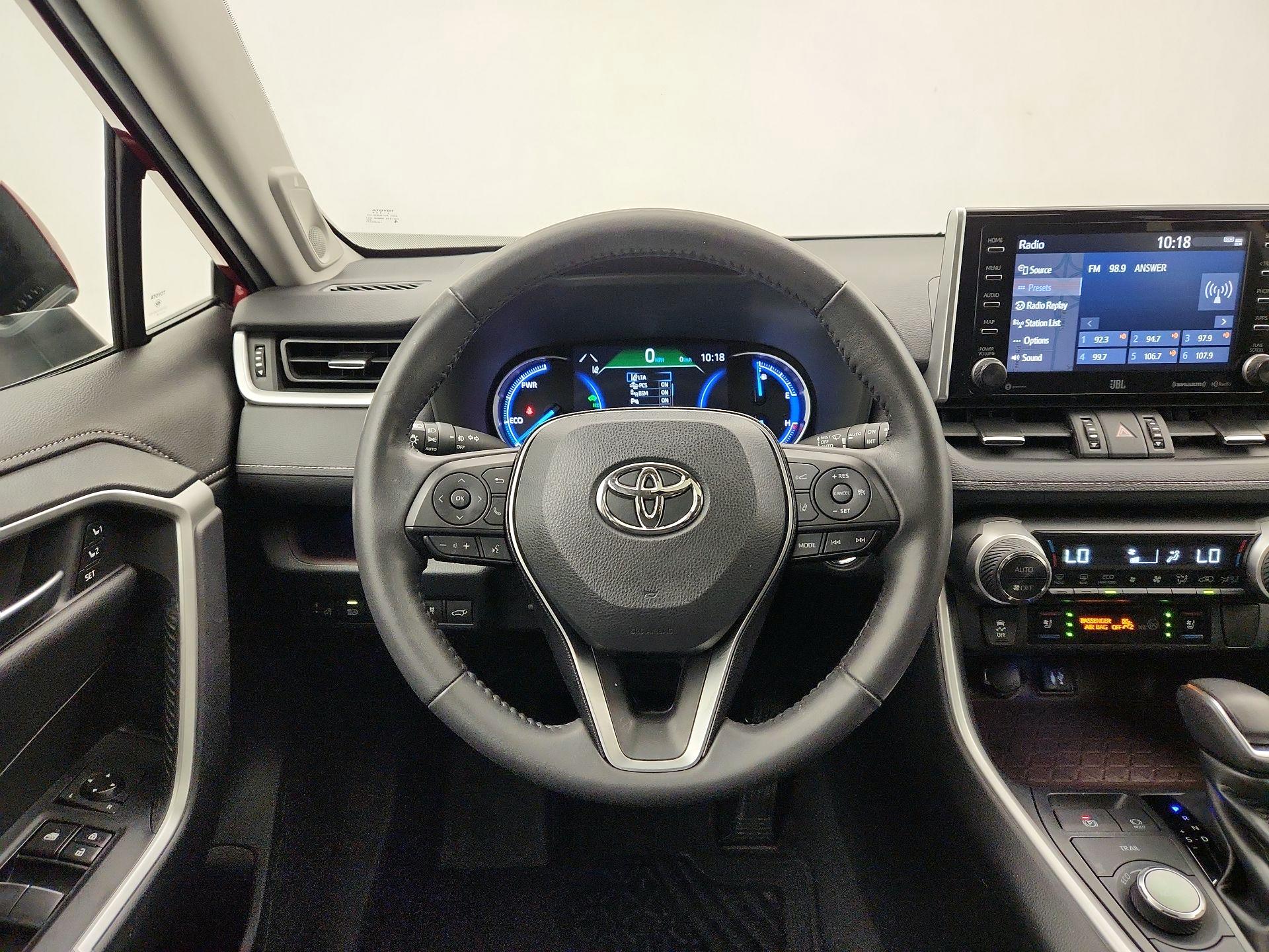Thumbnail: 2019 Toyota RAV4 - 10