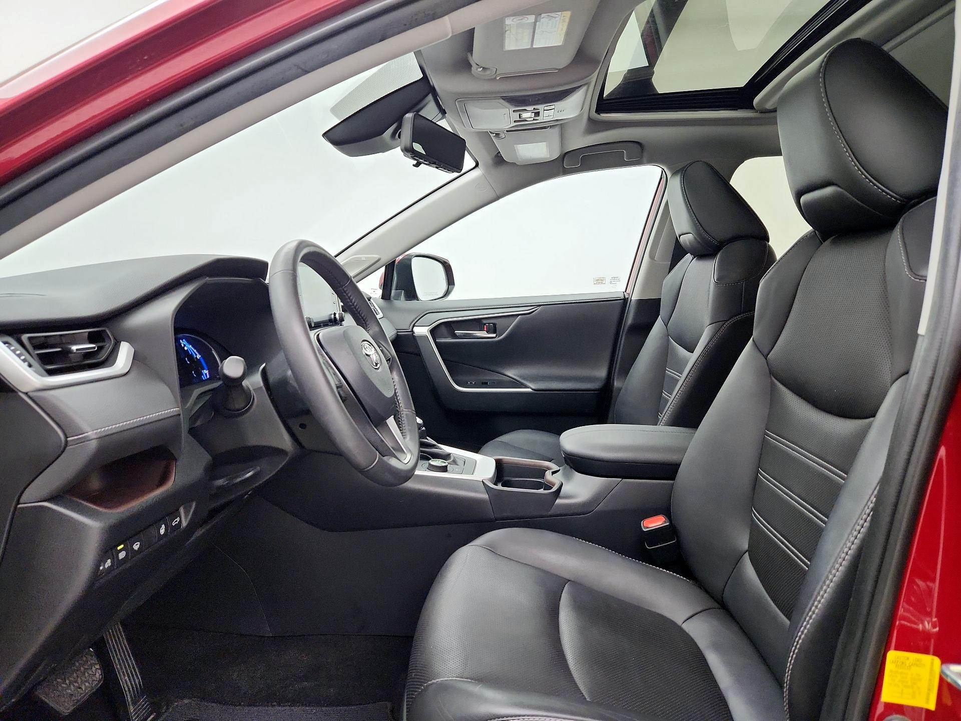 Thumbnail: 2019 Toyota RAV4 - 11