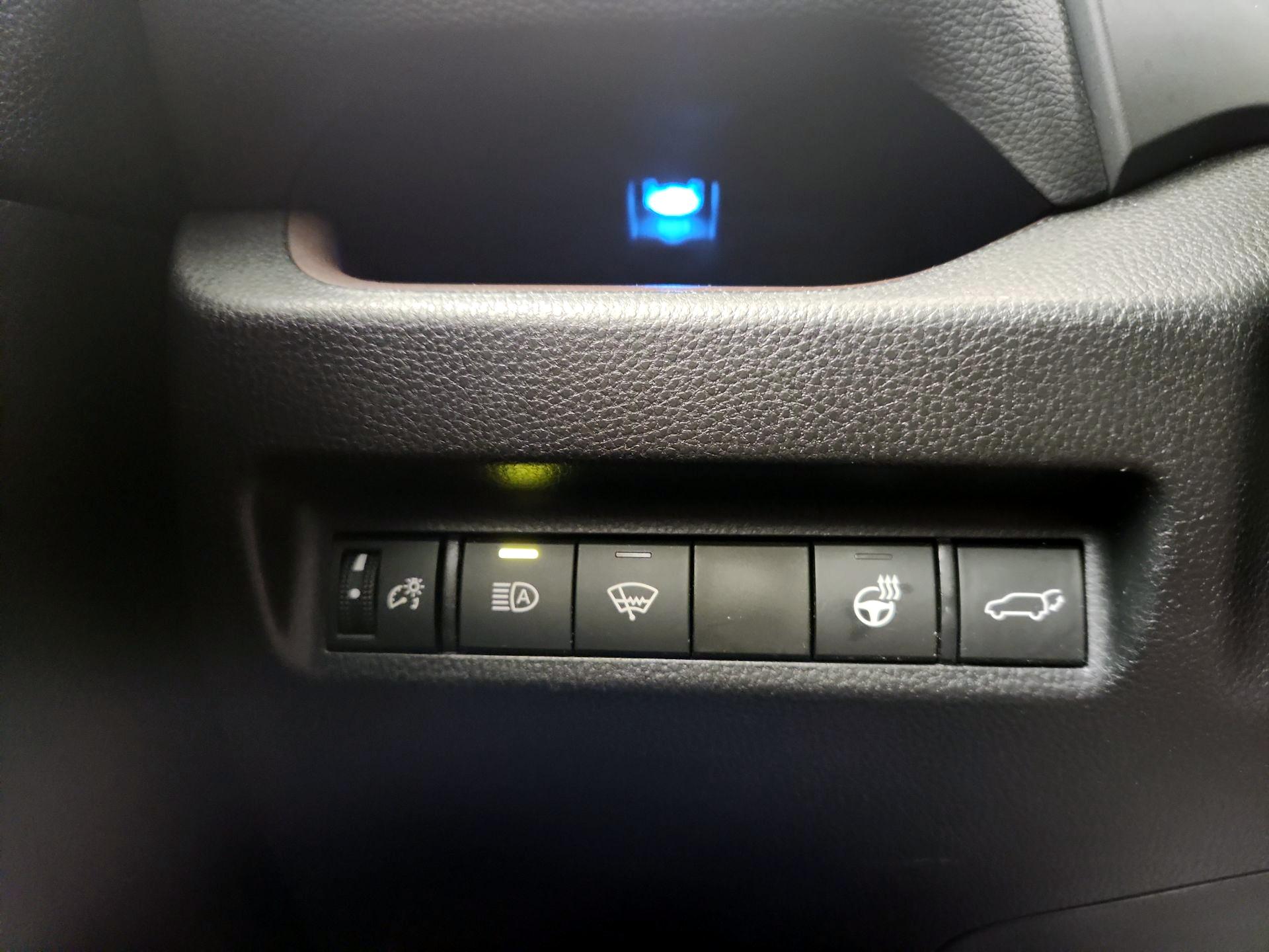 Thumbnail: 2019 Toyota RAV4 - 13