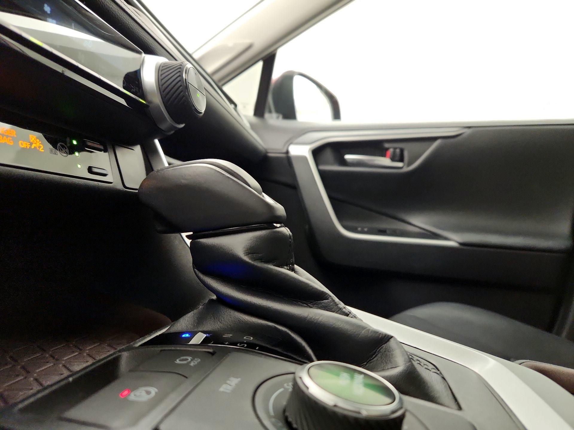 Thumbnail: 2019 Toyota RAV4 - 18