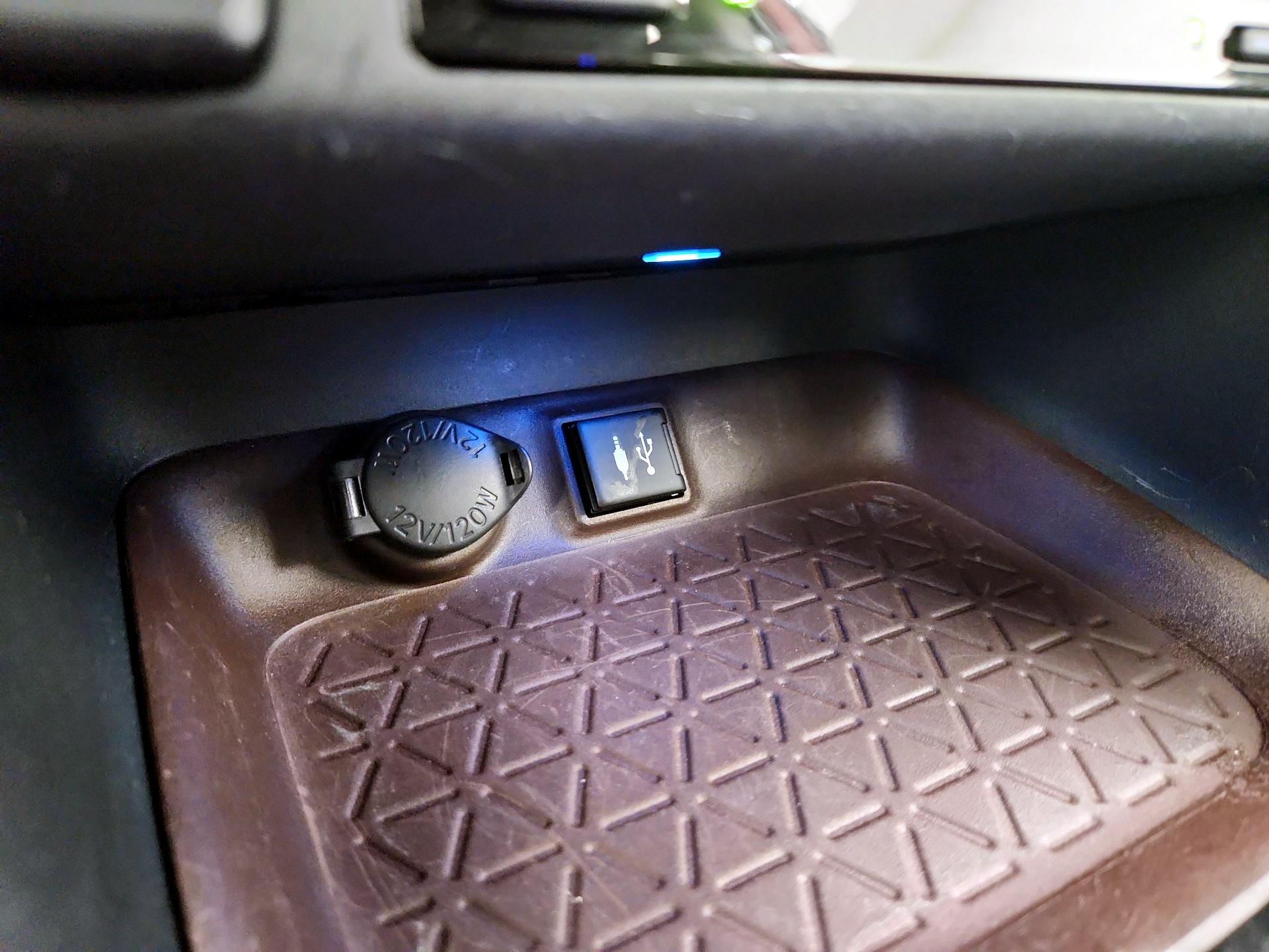 Thumbnail: 2019 Toyota RAV4 - 19