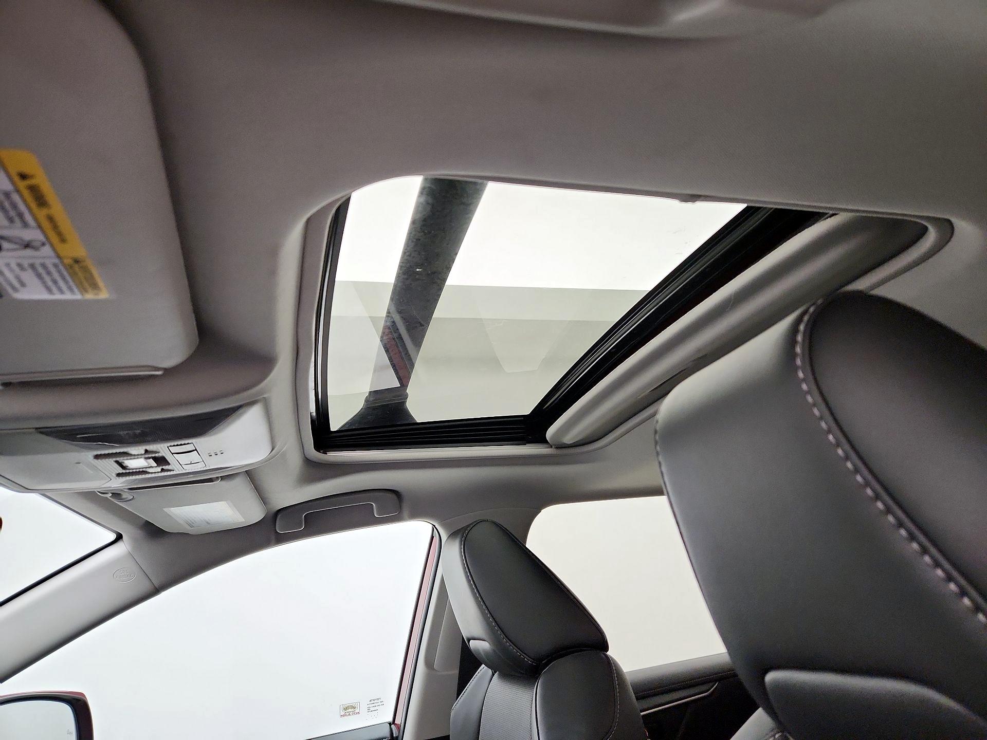 Thumbnail: 2019 Toyota RAV4 - 20