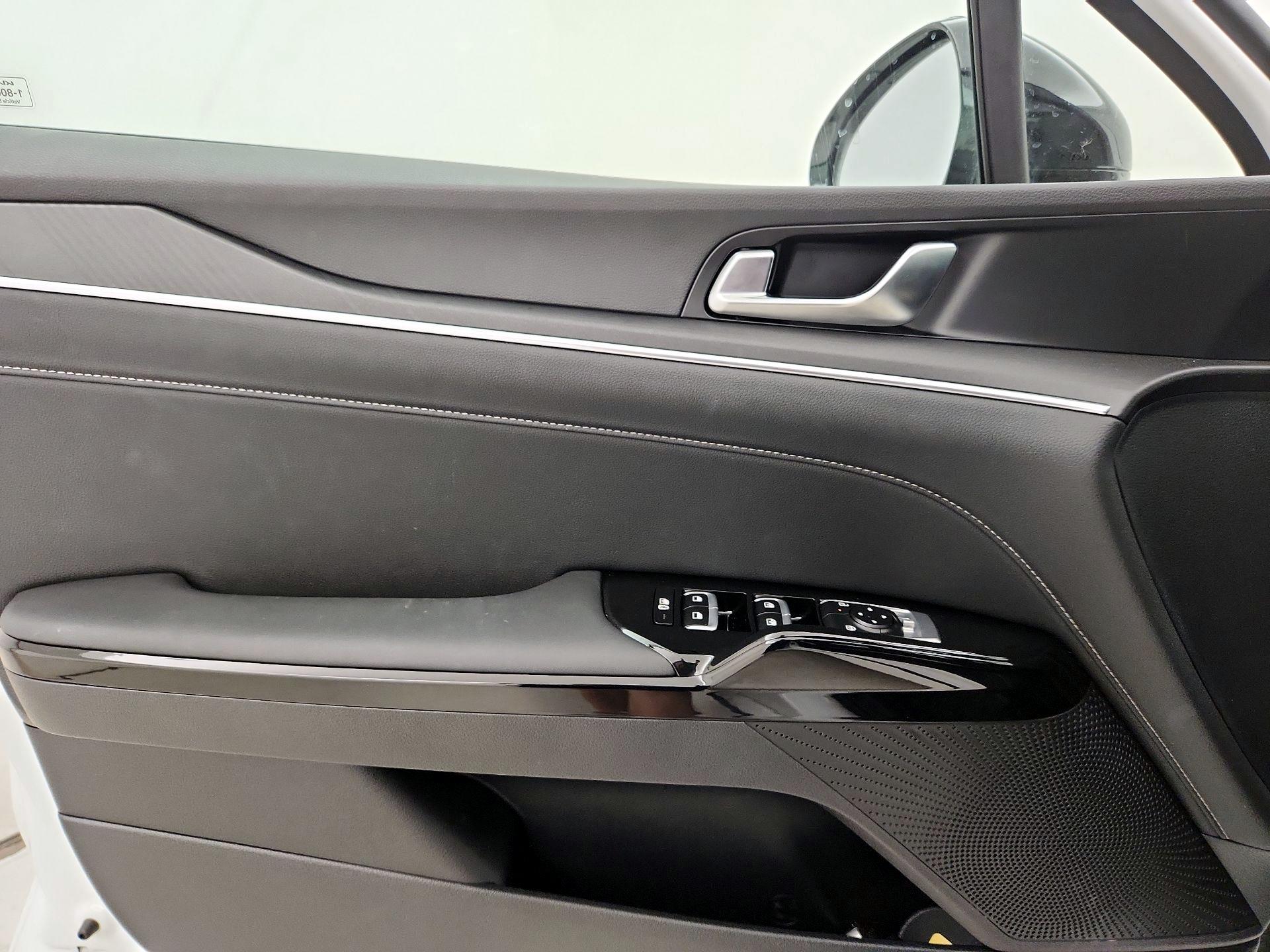 Thumbnail: 2025 Kia K5 - 12