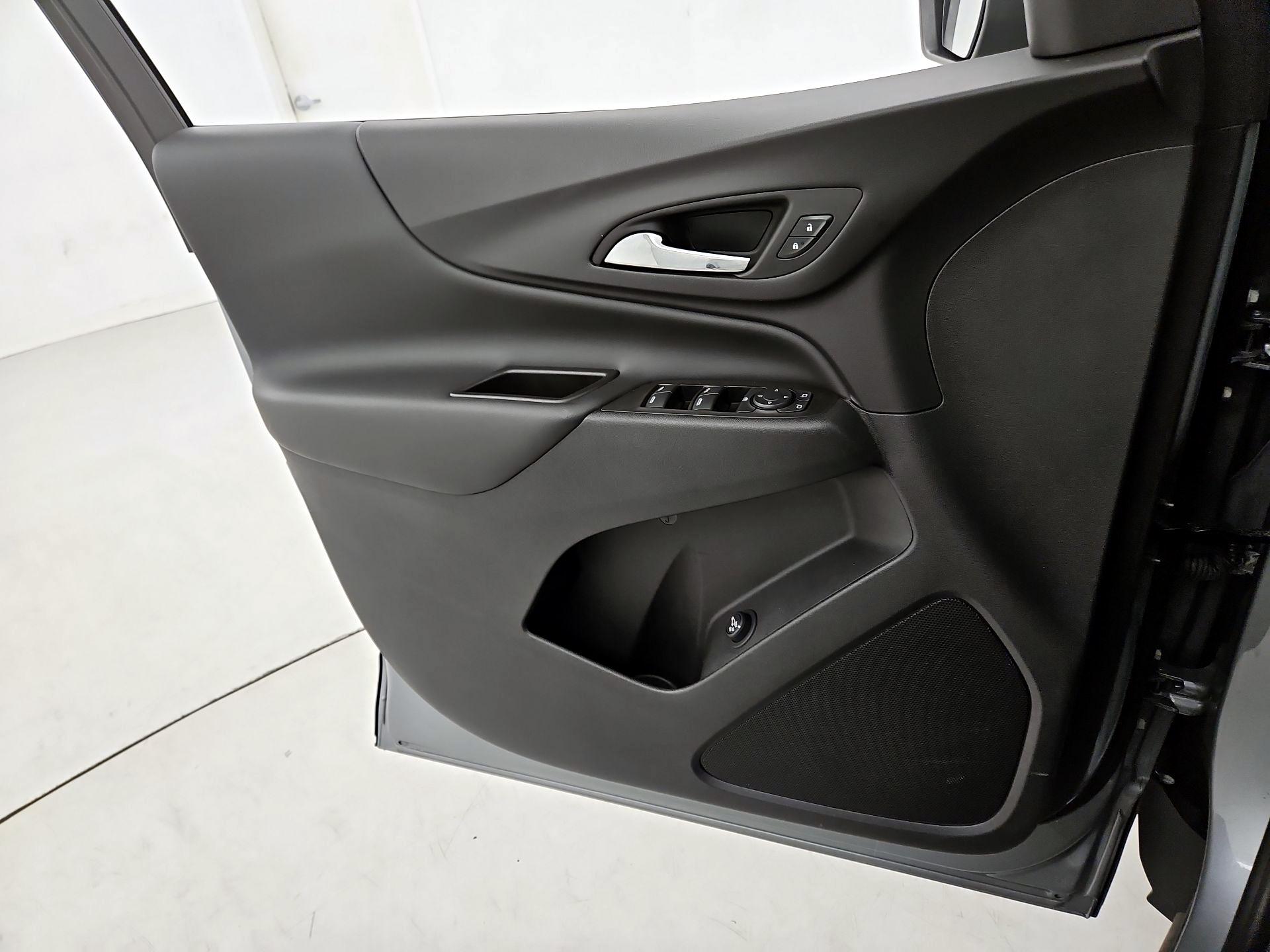 Thumbnail: 2024 Chevrolet Equinox - 12