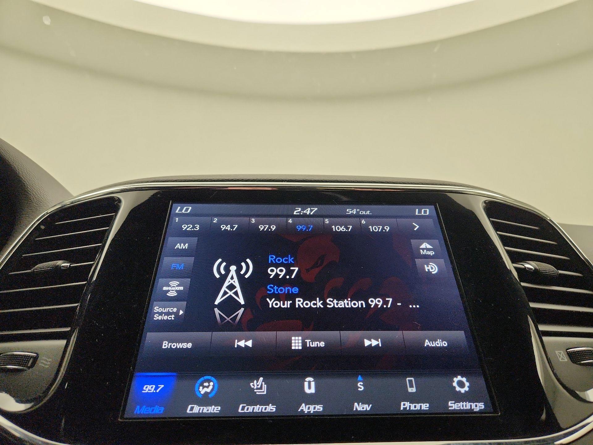 Thumbnail: 2020 Jeep Grand Cherokee - 16