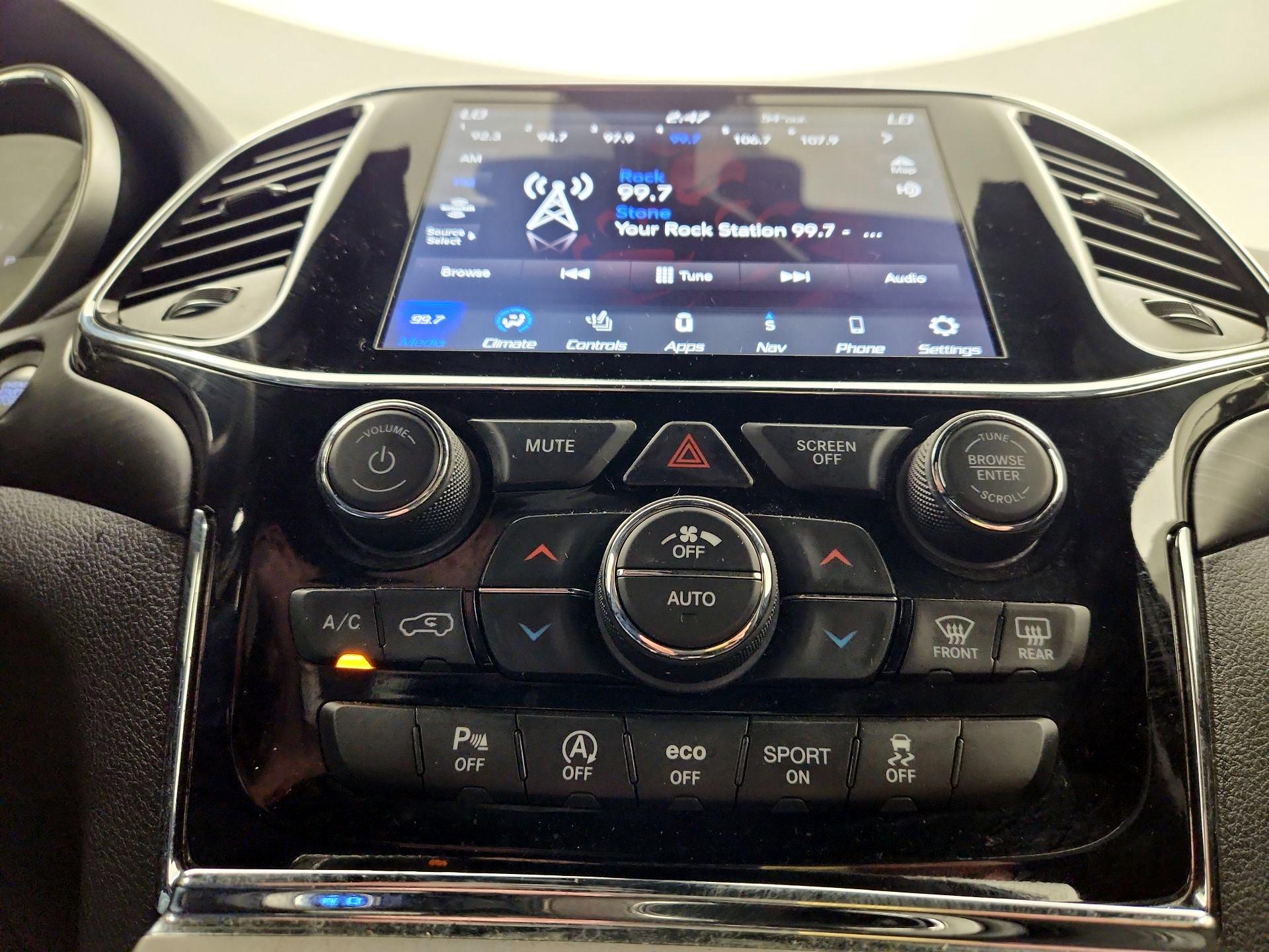 Thumbnail: 2020 Jeep Grand Cherokee - 17