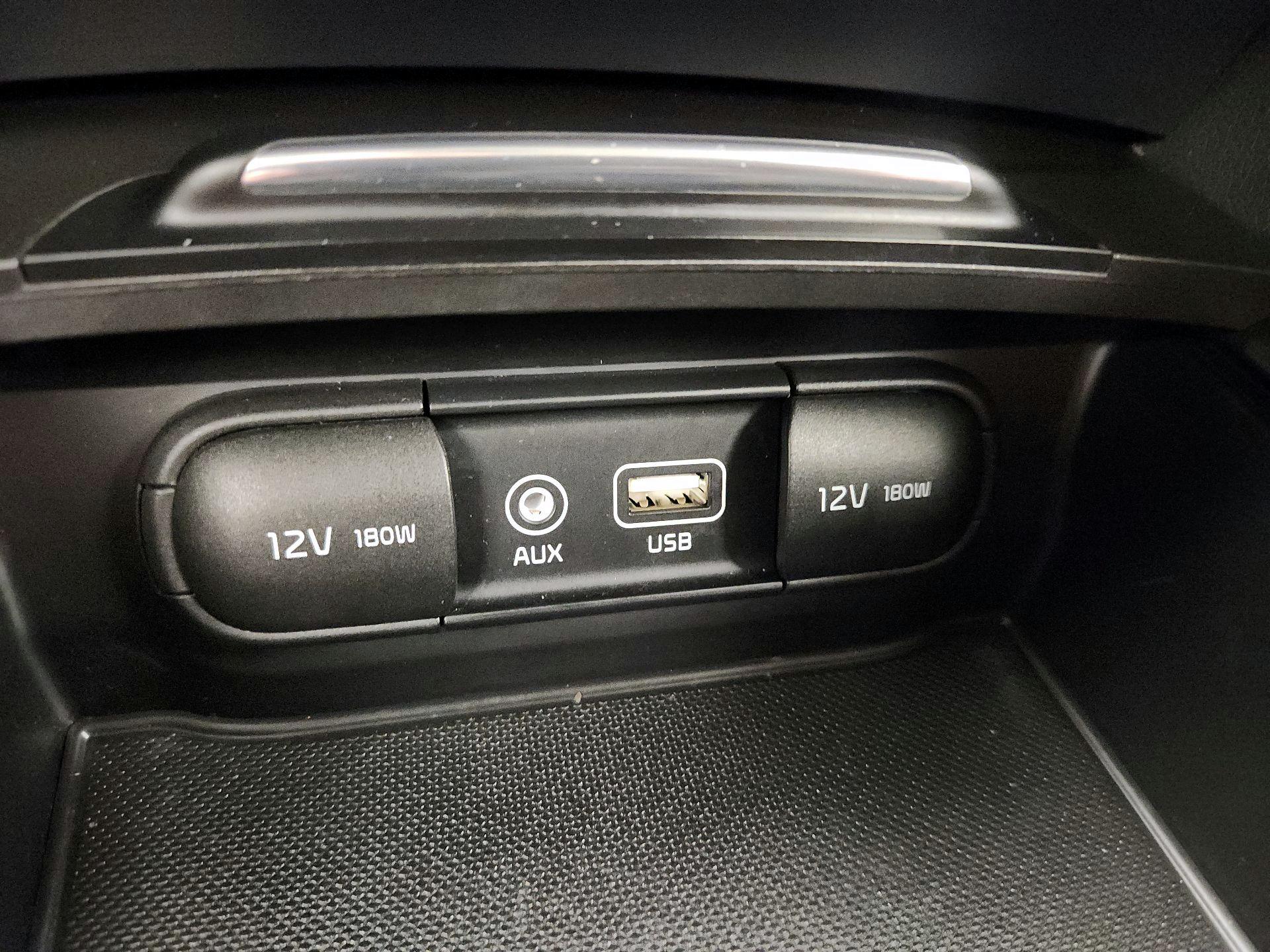 Thumbnail: 2016 Kia Optima - 18