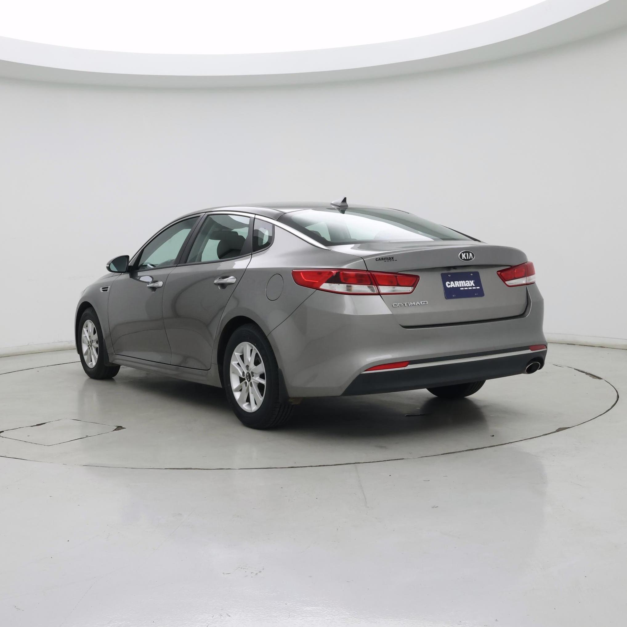 Thumbnail: 2016 Kia Optima - 2