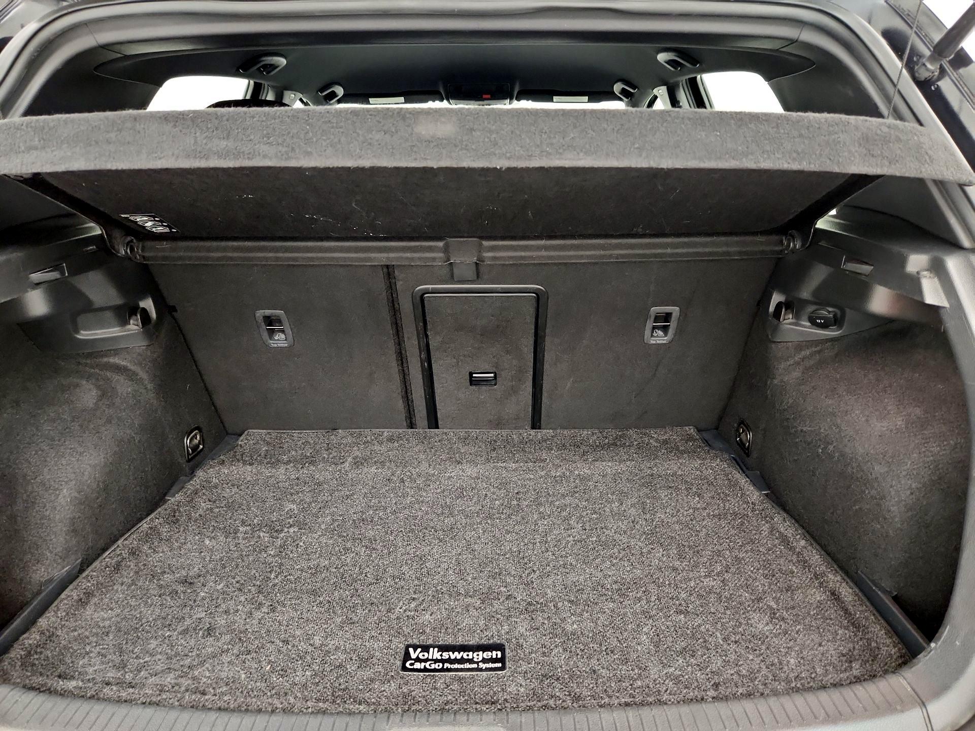 Thumbnail: 2016 Volkswagen Golf - 20