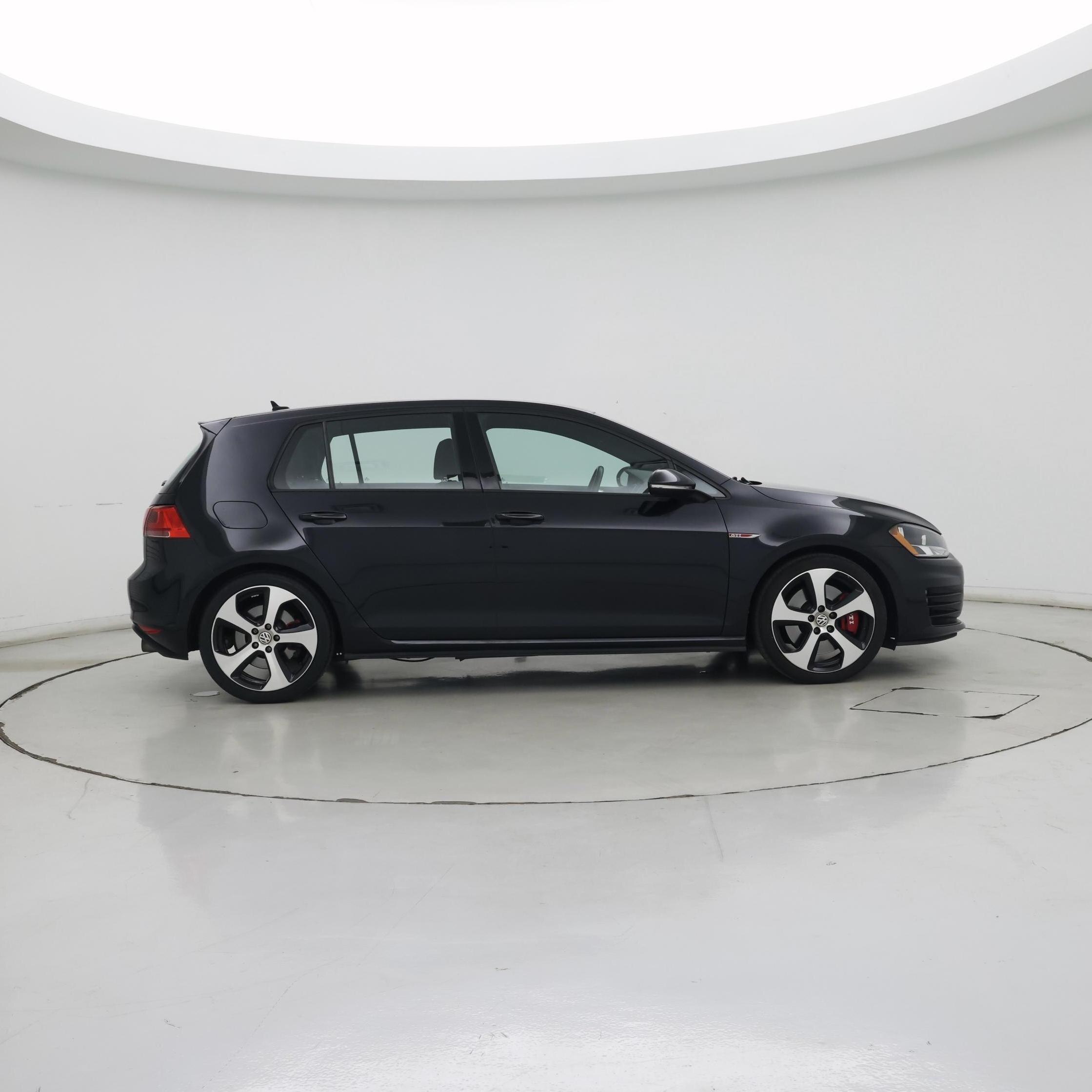 Thumbnail: 2016 Volkswagen Golf - 7