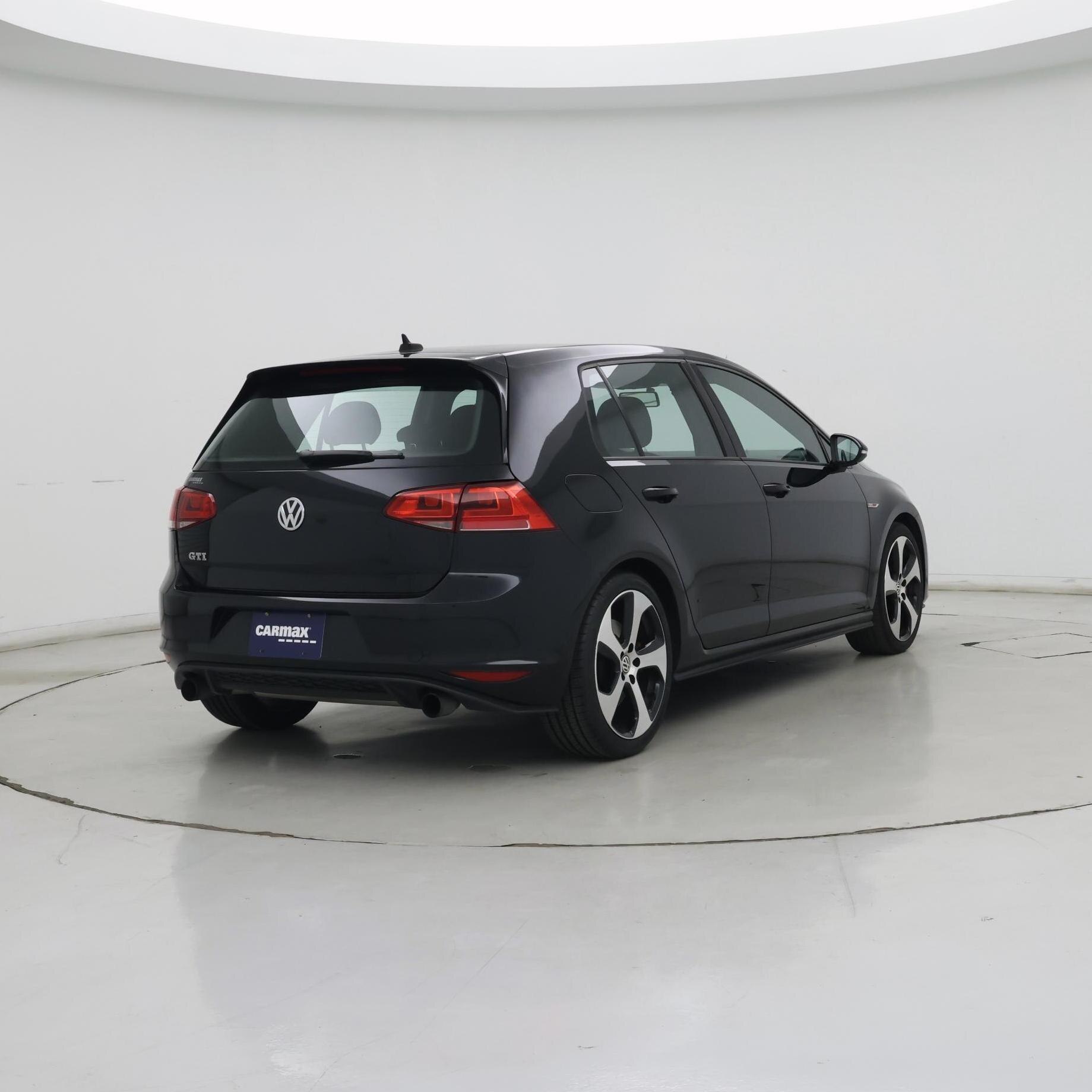 Thumbnail: 2016 Volkswagen Golf - 8