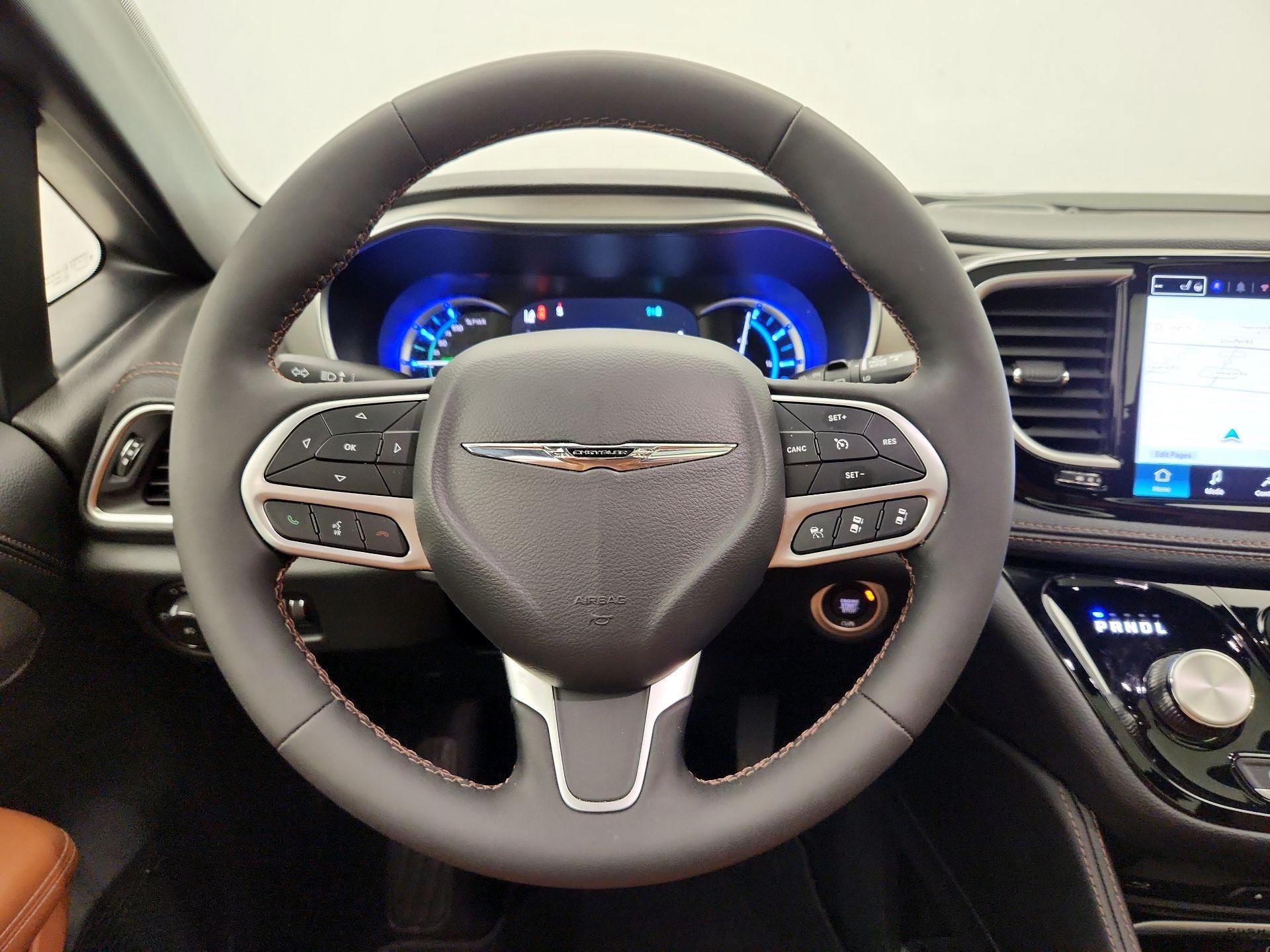 Thumbnail: 2024 Chrysler Pacifica - 10