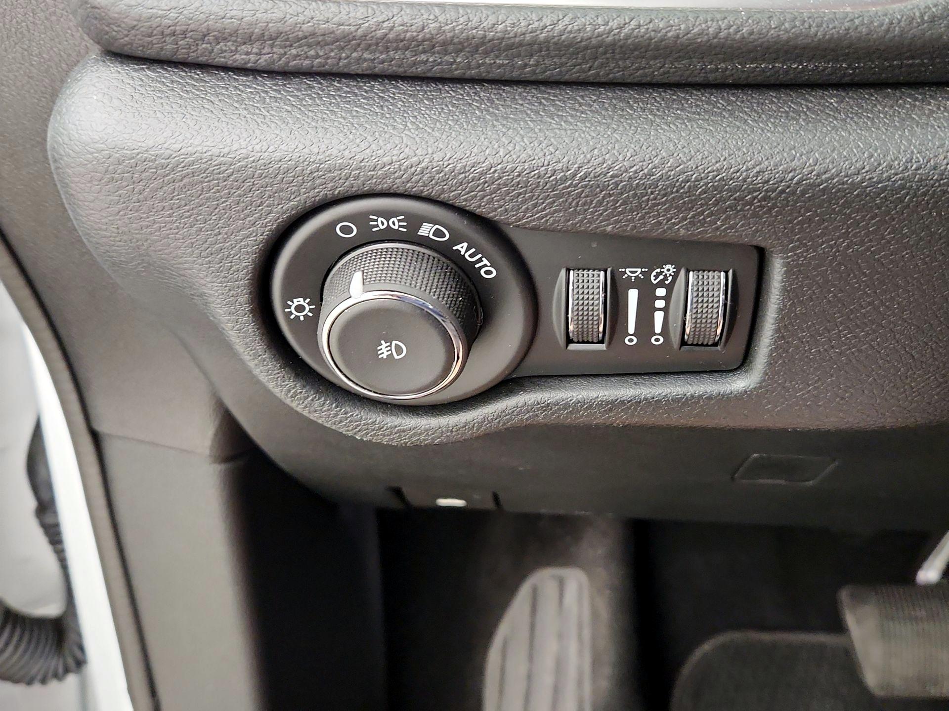 Thumbnail: 2024 Chrysler Pacifica - 13