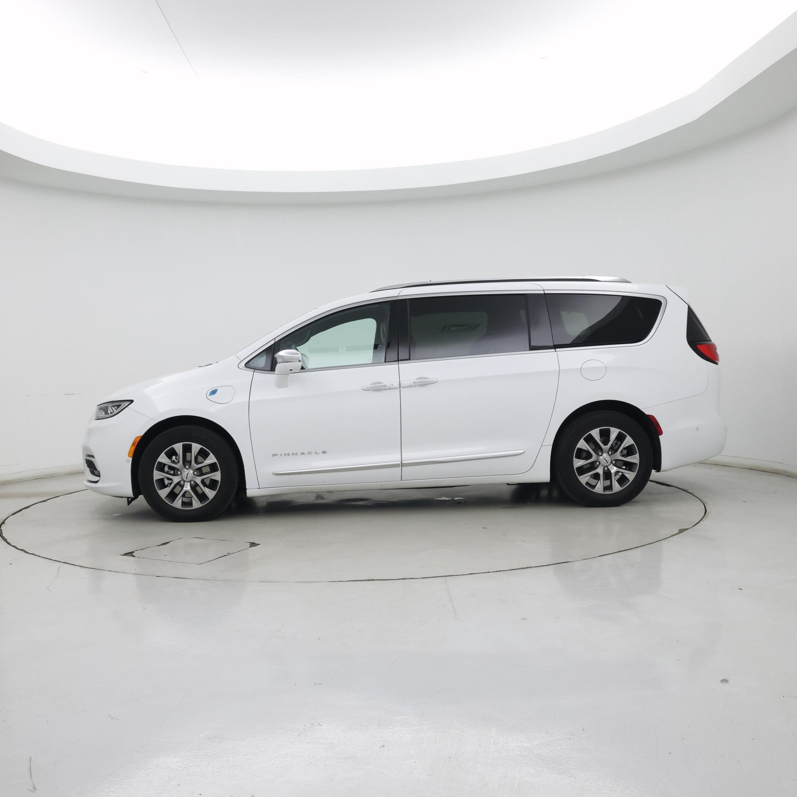 Thumbnail: 2024 Chrysler Pacifica - 3